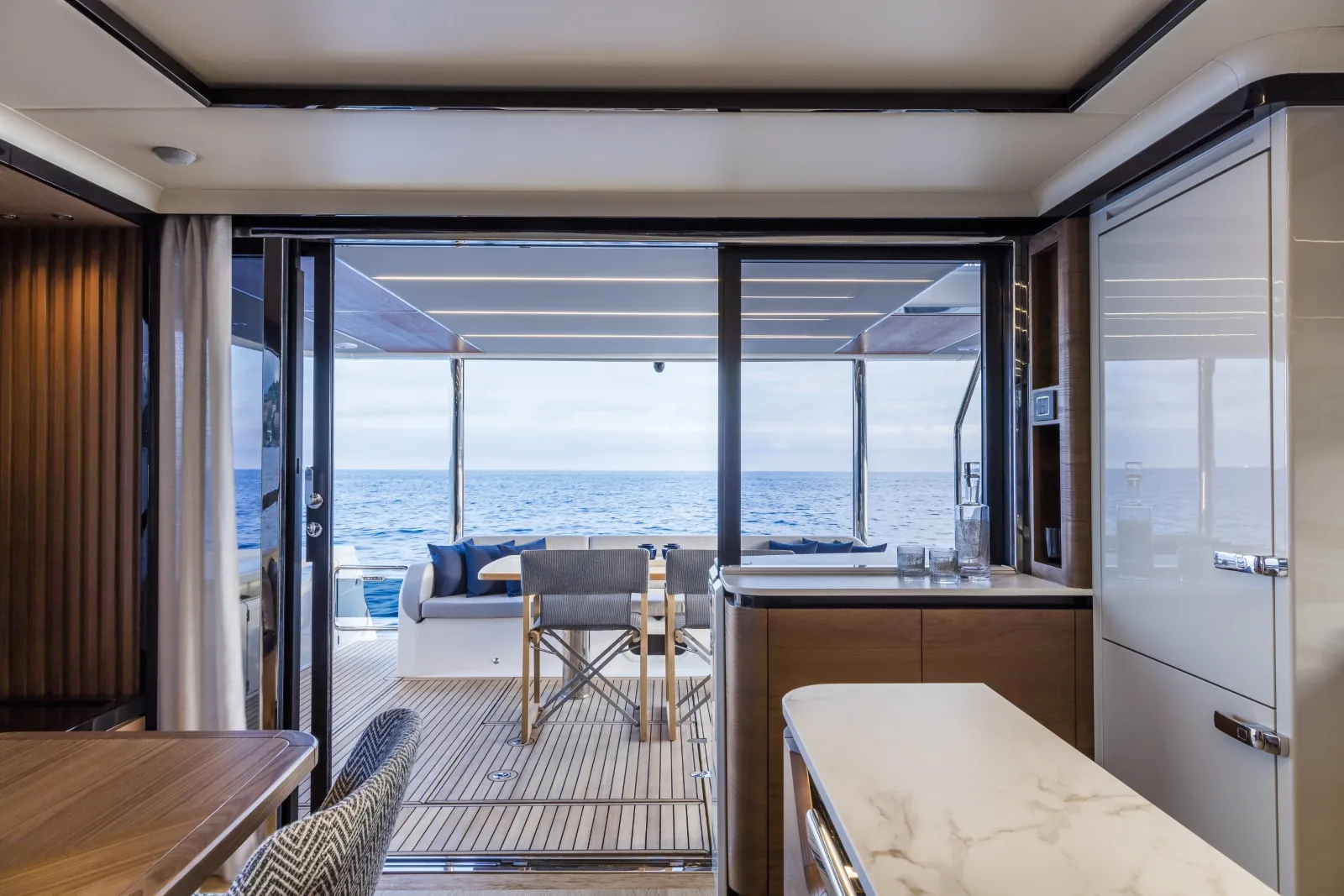 A4A - photo 23 location yacht Cannes