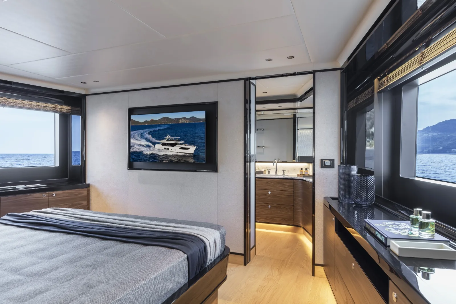 A4A - photo 27 location yacht Cannes