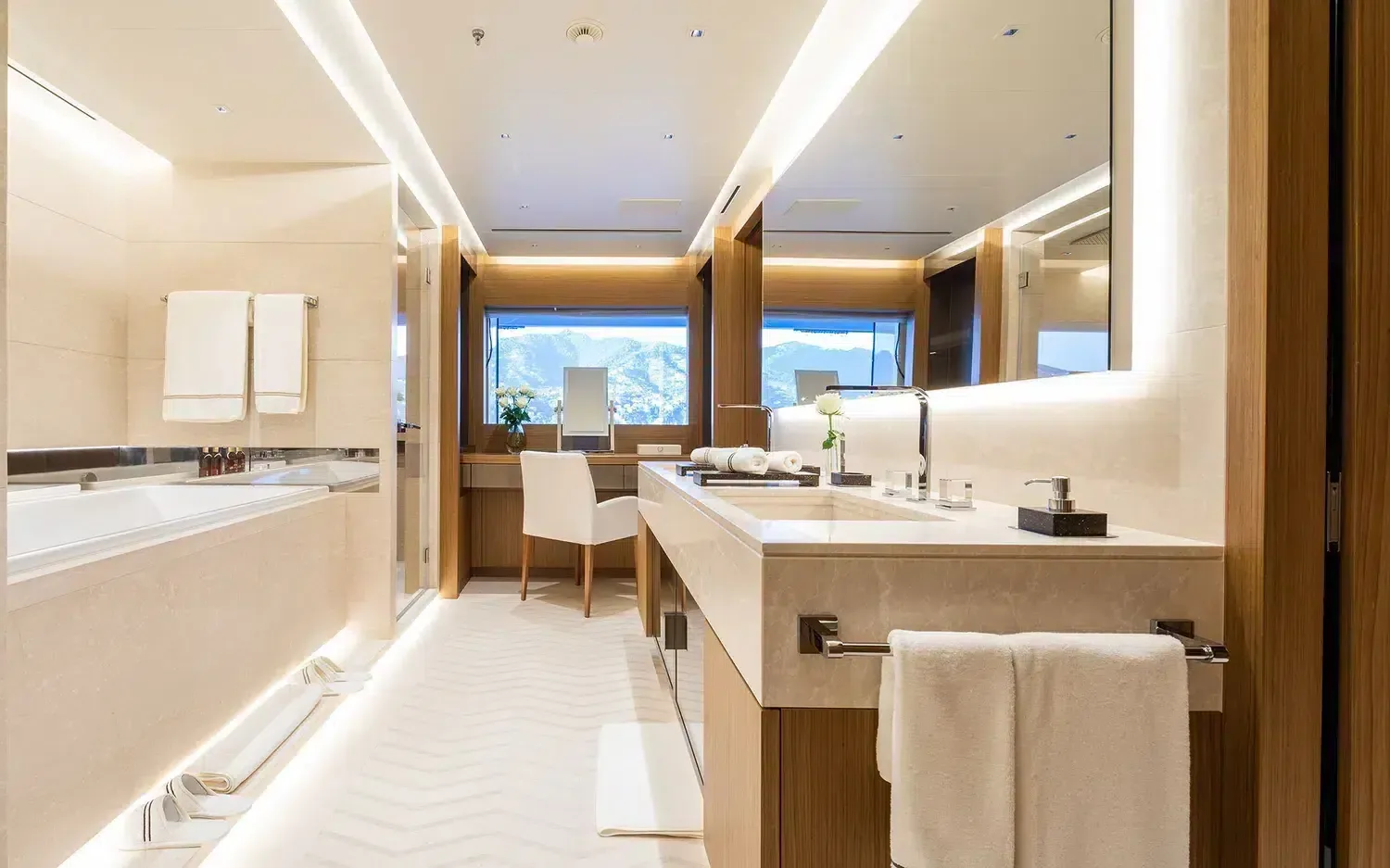 ALFA - photo 26 location yacht Cannes