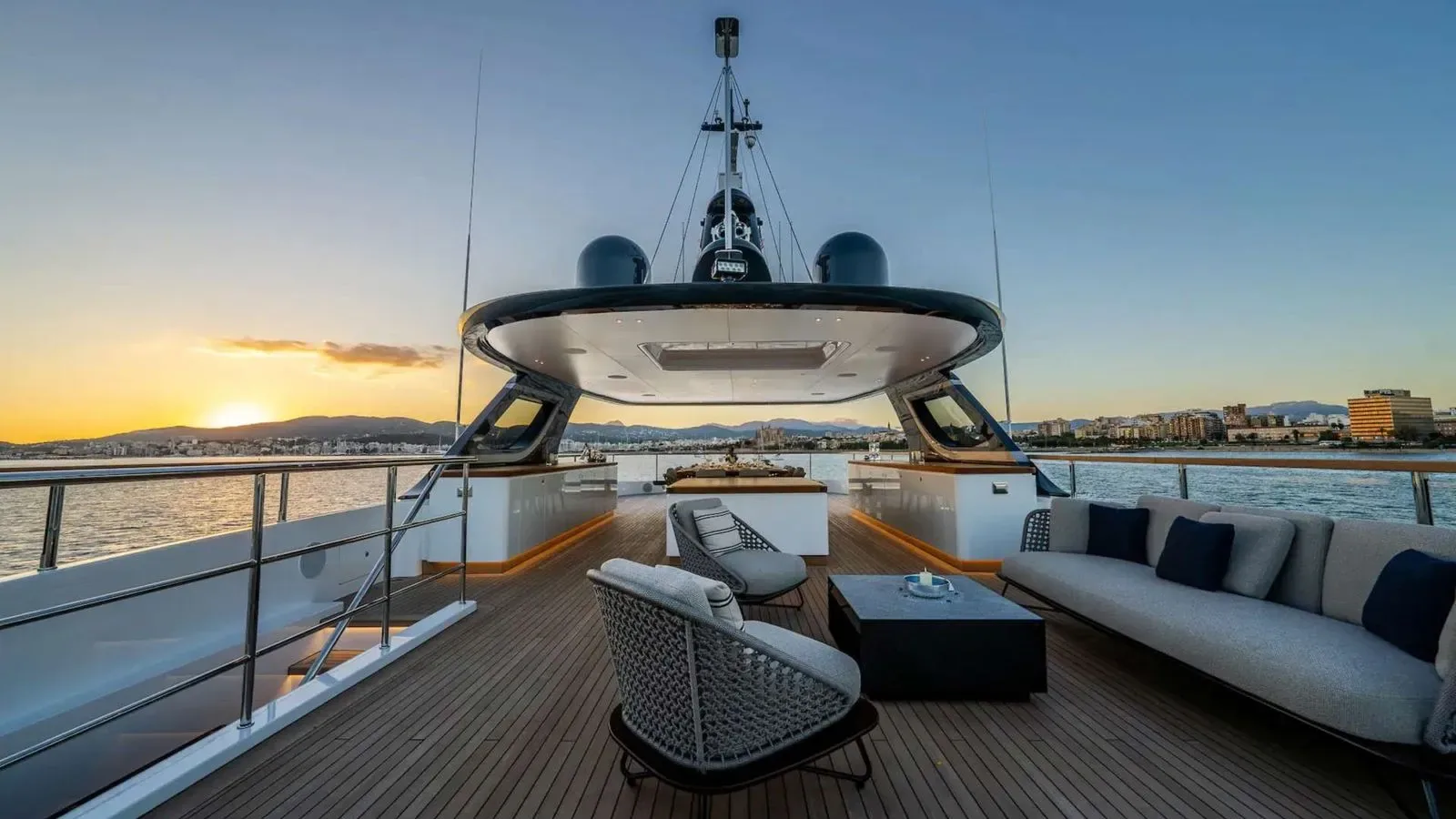 ALPHA WAVES - photo 13 location yacht Cannes