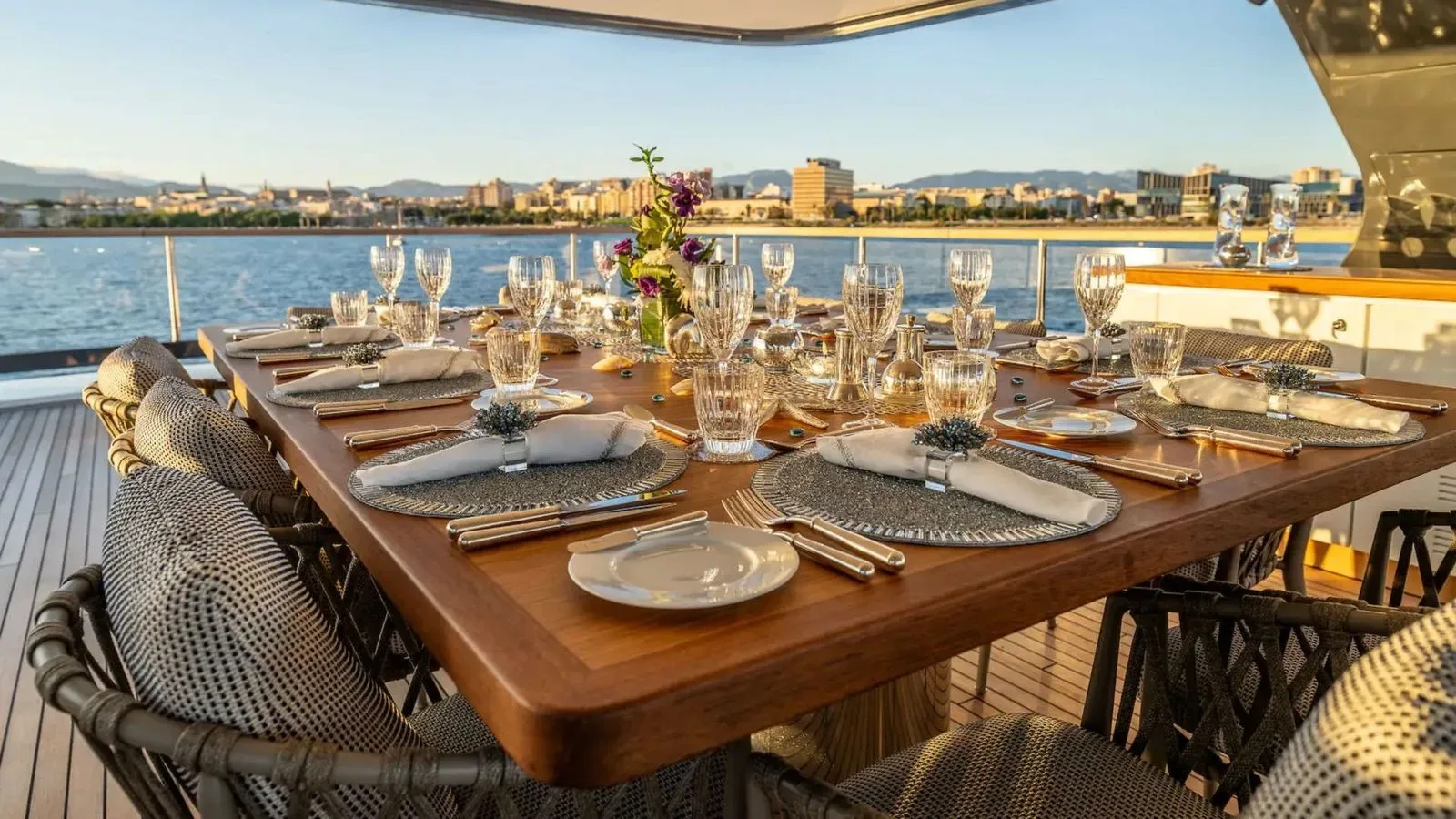 ALPHA WAVES - photo 19 location yacht Cannes