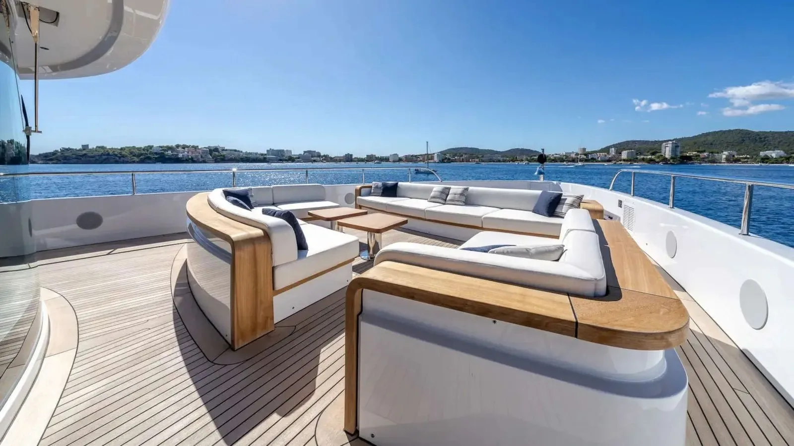 ALPHA WAVES - photo 21 location yacht Cannes