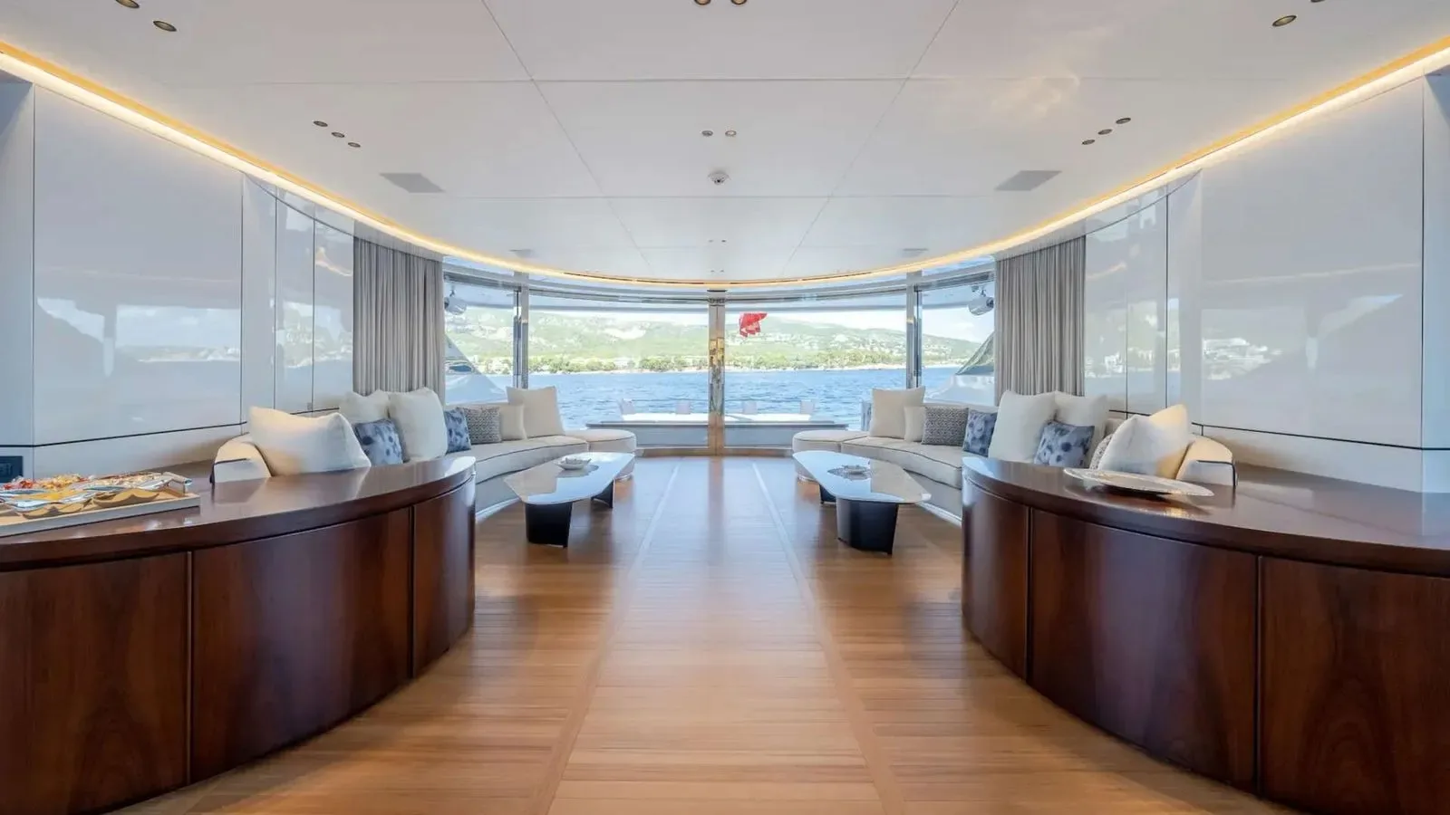 ALPHA WAVES - photo 26 location yacht Cannes