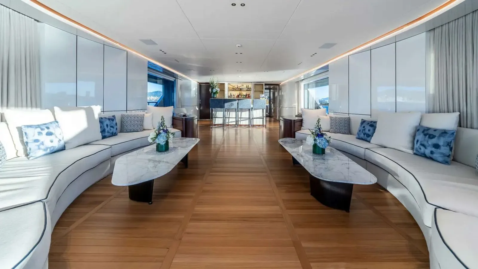 ALPHA WAVES - photo 28 location yacht Cannes