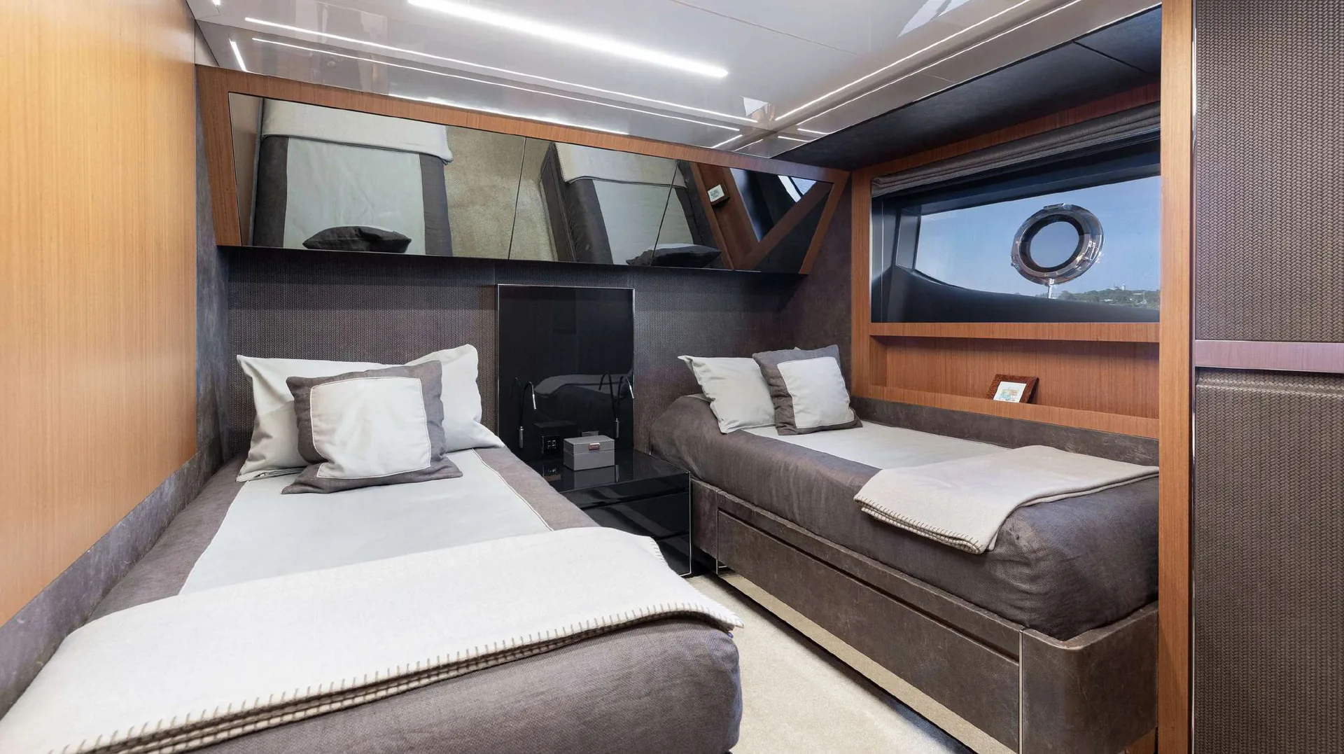 Ariyas, photo 28 location yacht Cannes