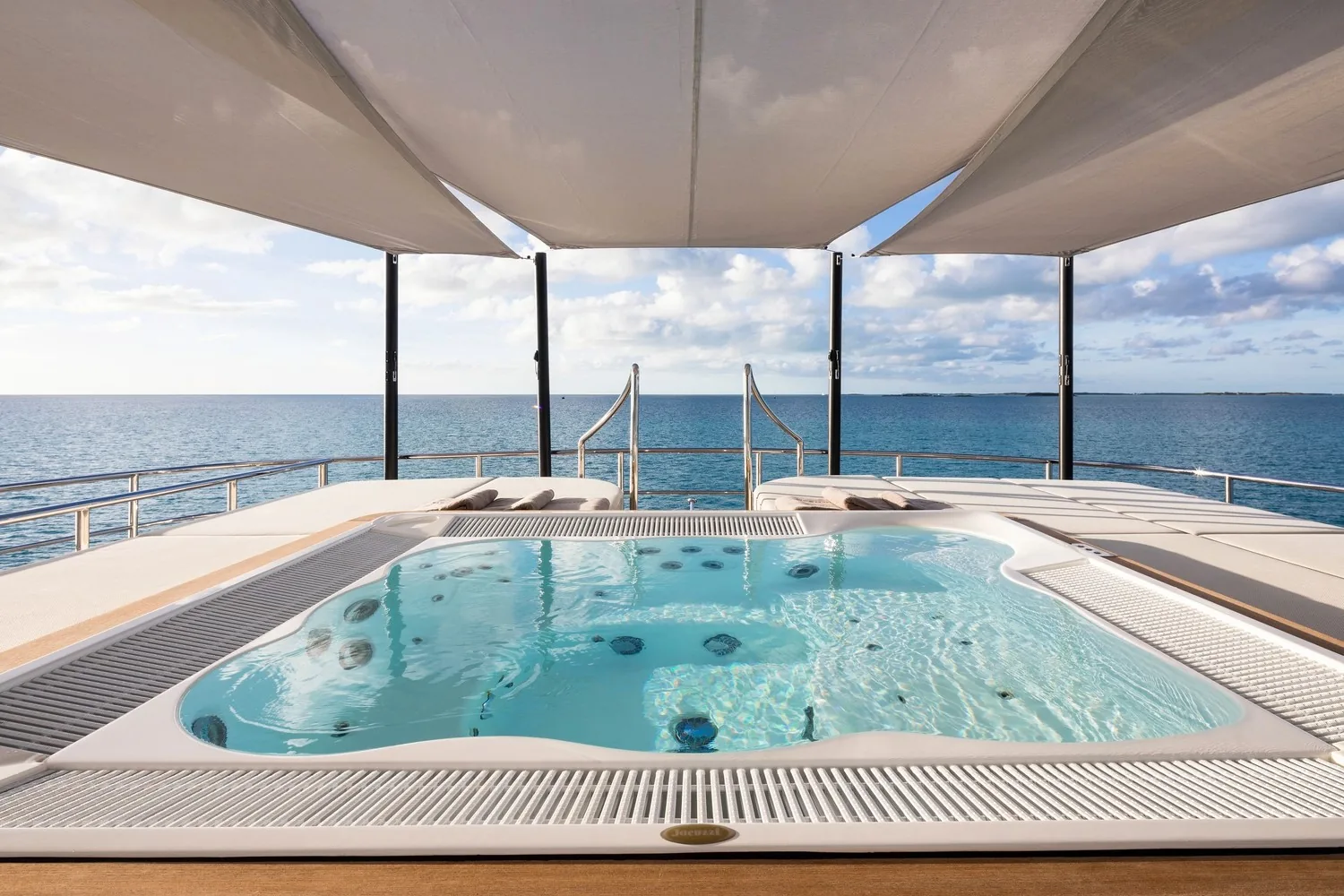 ARTISAN - photo 13 location yacht Cannes