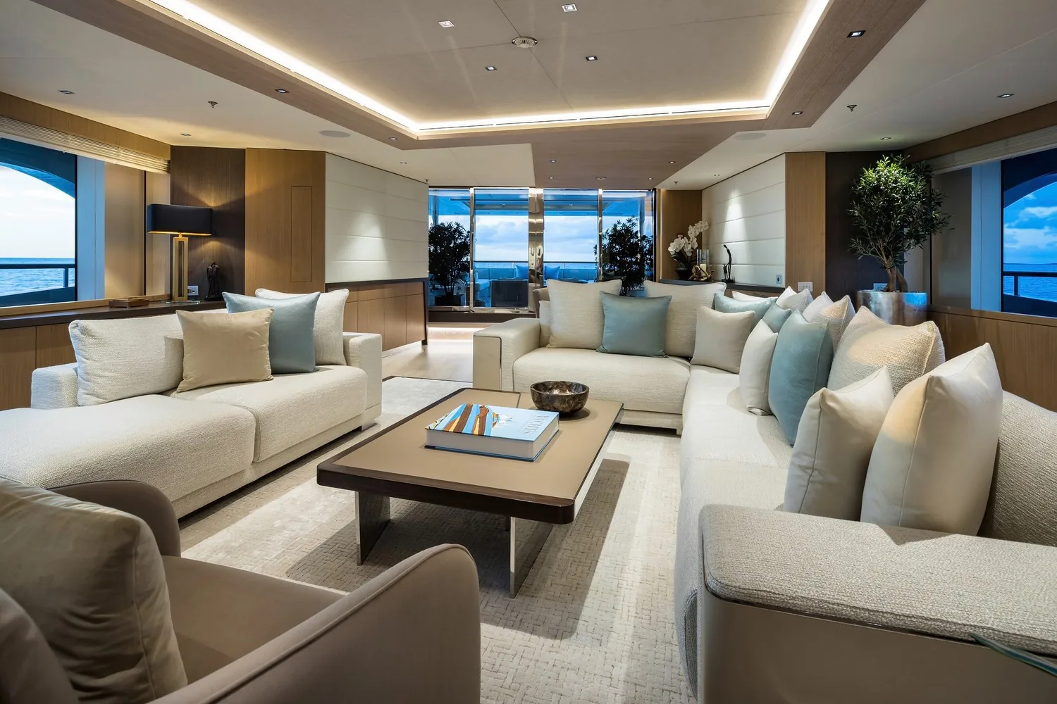 ARTISAN - photo 24 location yacht Cannes