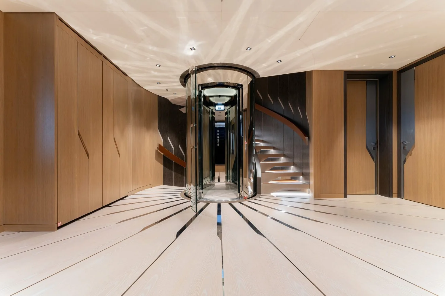 ARTISAN - photo 26 location yacht Cannes