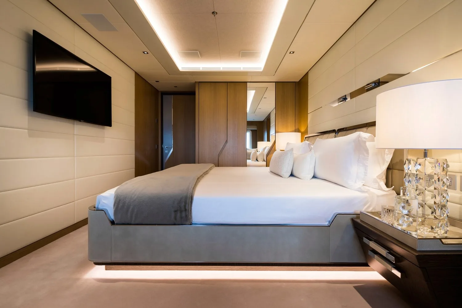 ARTISAN - photo 39 location yacht Cannes