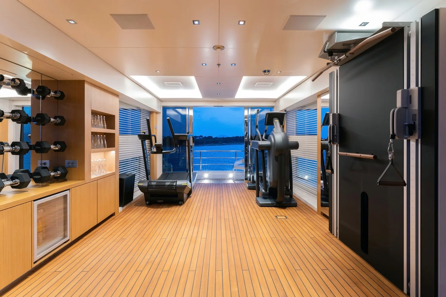 ARTISAN - photo 41 location yacht Cannes