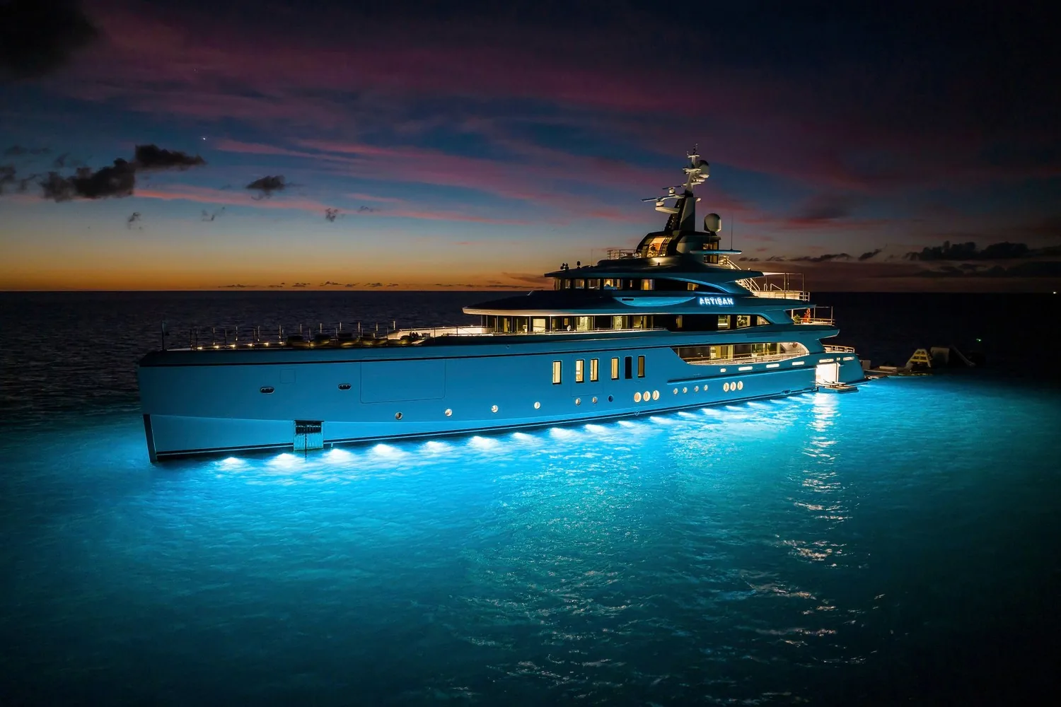 ARTISAN - photo 46 location yacht Cannes
