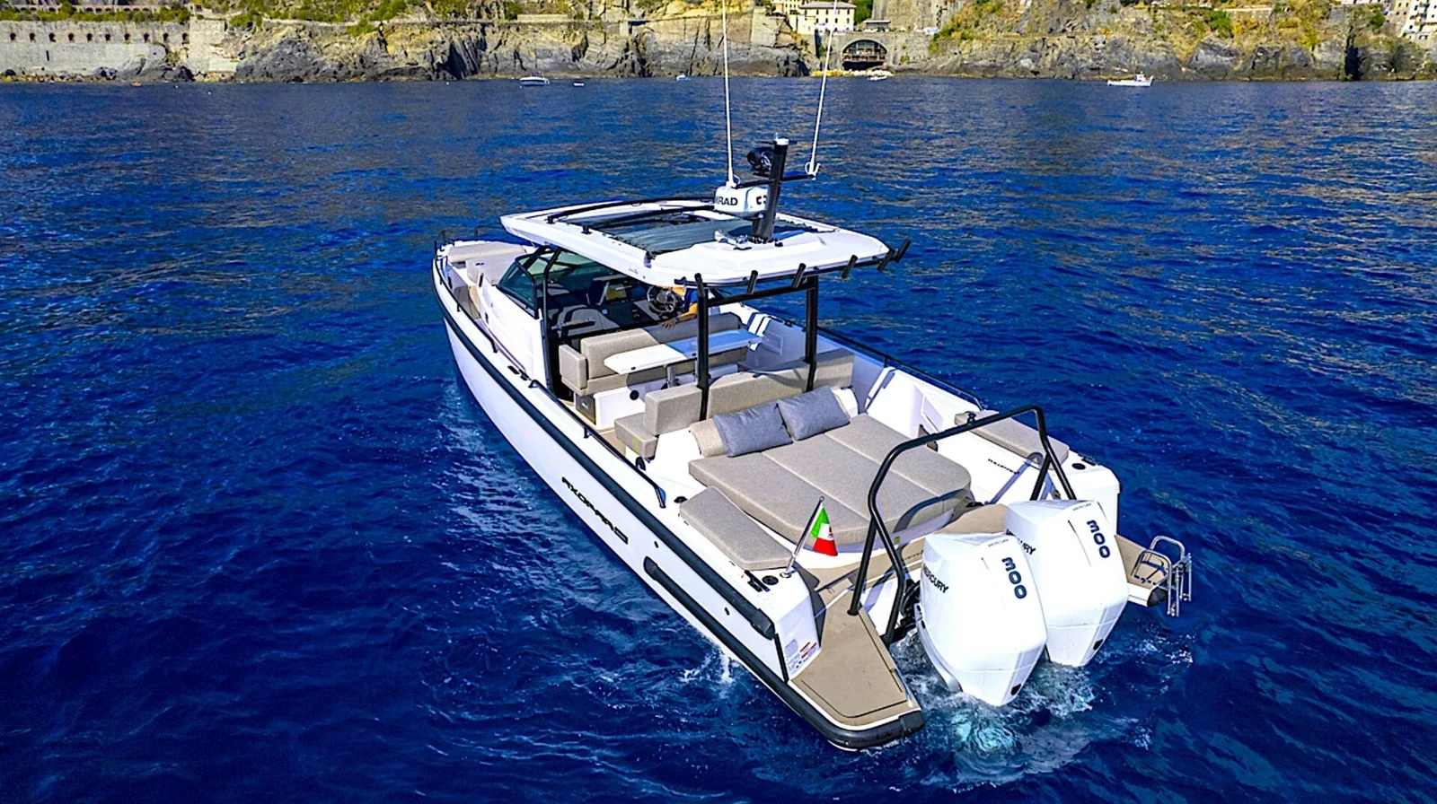 Axopar 37 Sun-Top, photo 2 location yacht Cannes