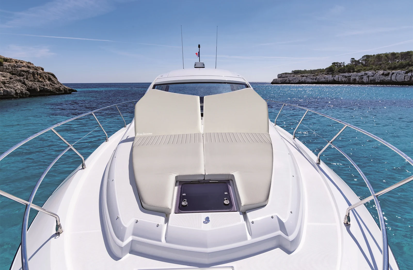 Beneteau Gran Turismo 46, photo 15 location yacht Cannes