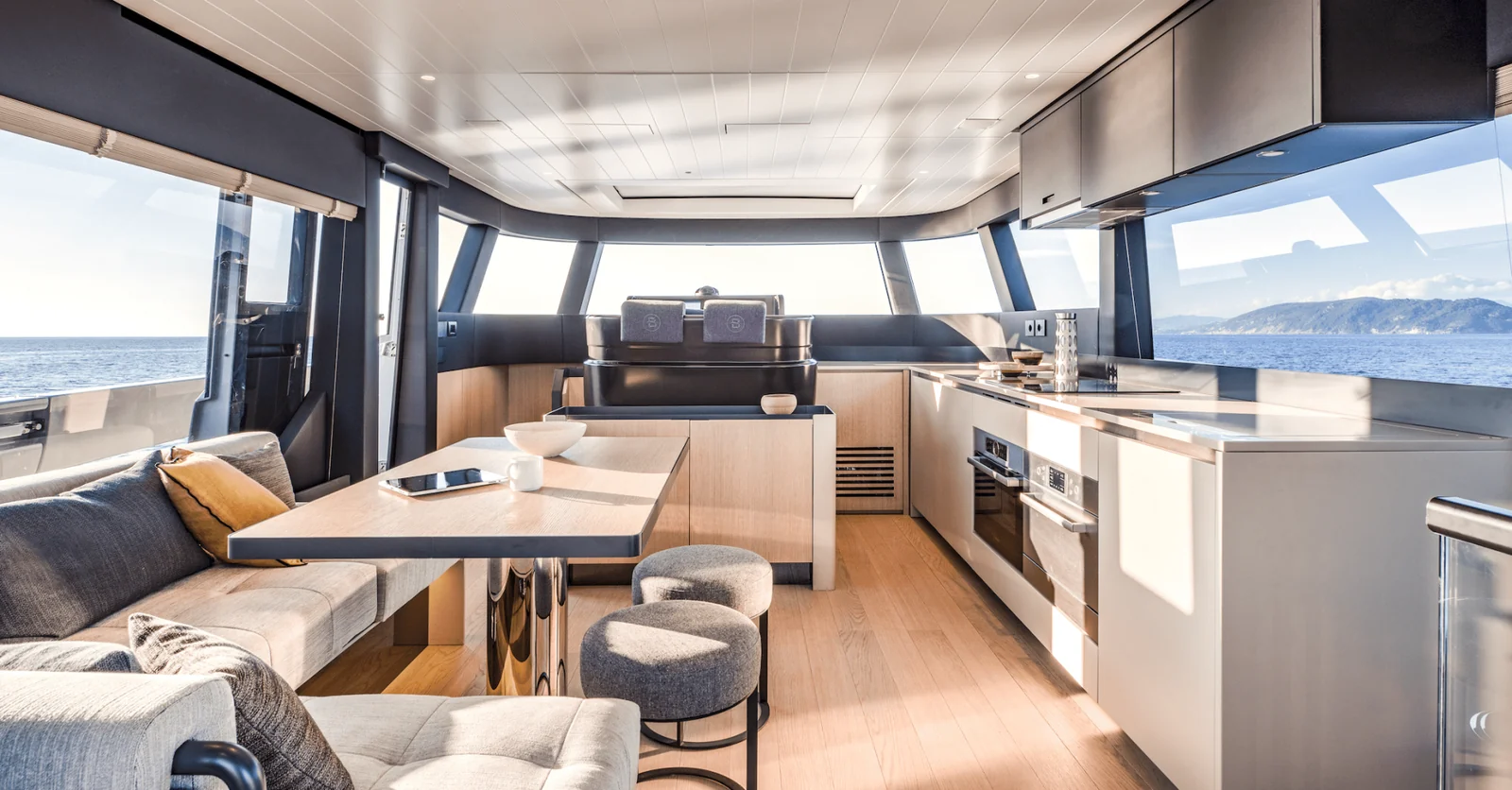 Bluegame BG62, photo 20 location yacht Cannes