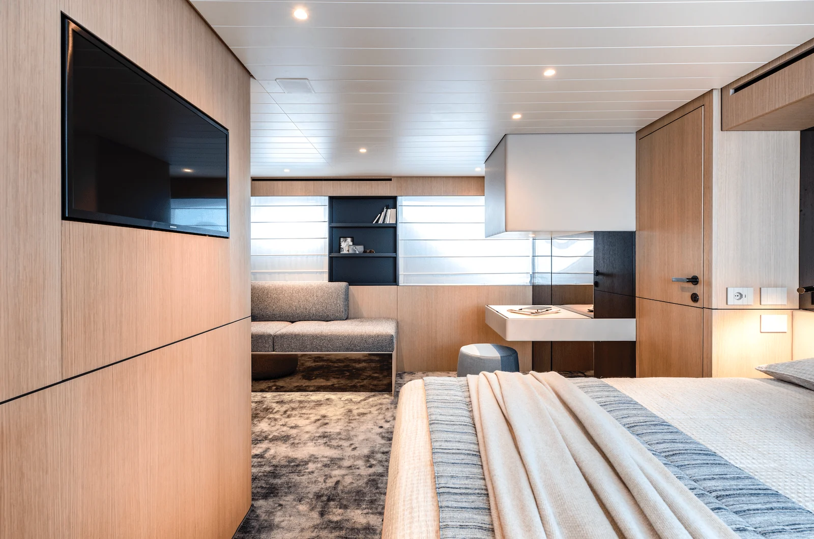 Bluegame BG62, photo 24 location yacht Cannes