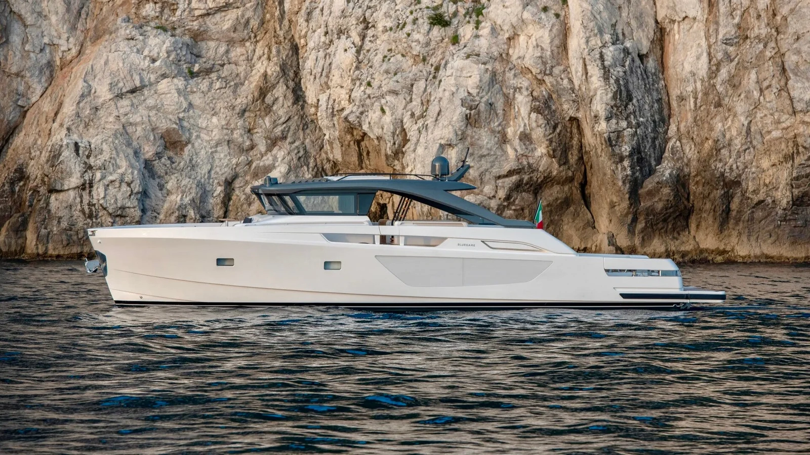 Bluegame BGX73, photo 1 location yacht Cannes