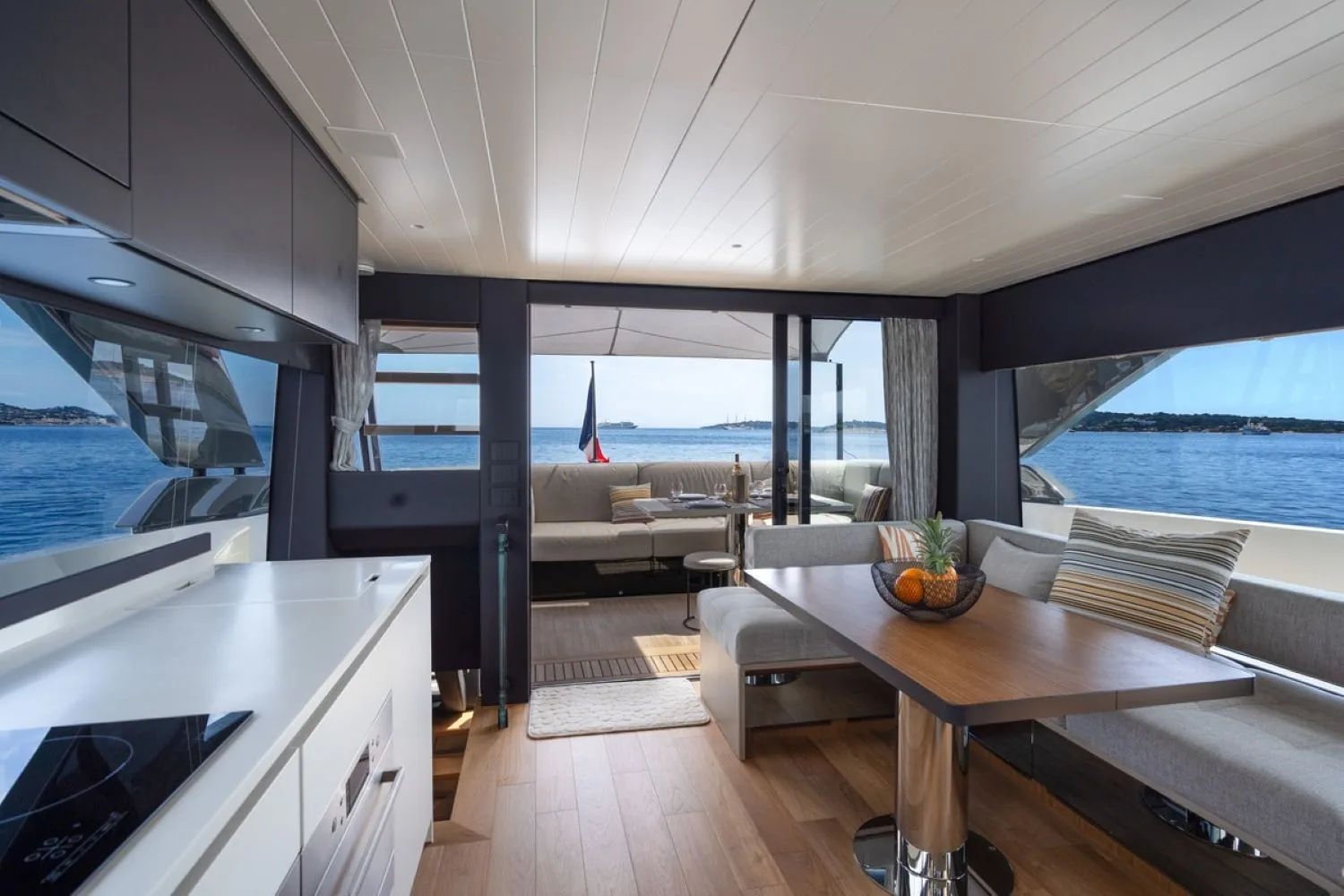 BLUEGAME BGX63 - photo 13 location yacht Cannes