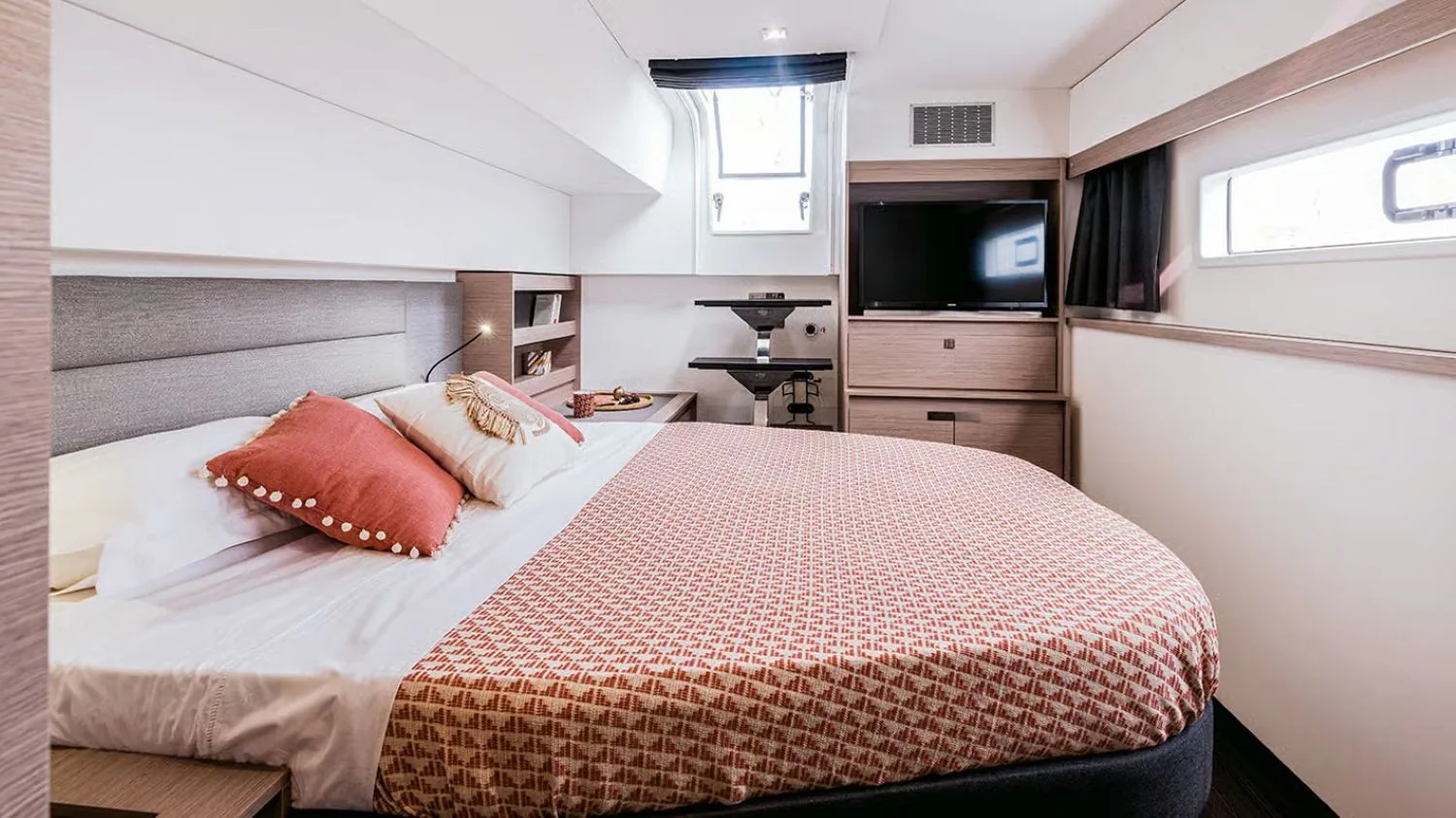 CATAMARAN AURA 51 - photo 12 location yacht Cannes