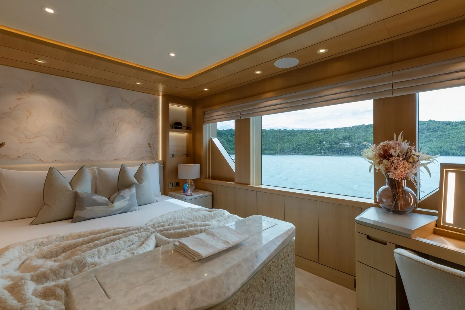 COME TOGETHER - photo 31 location yacht Cannes