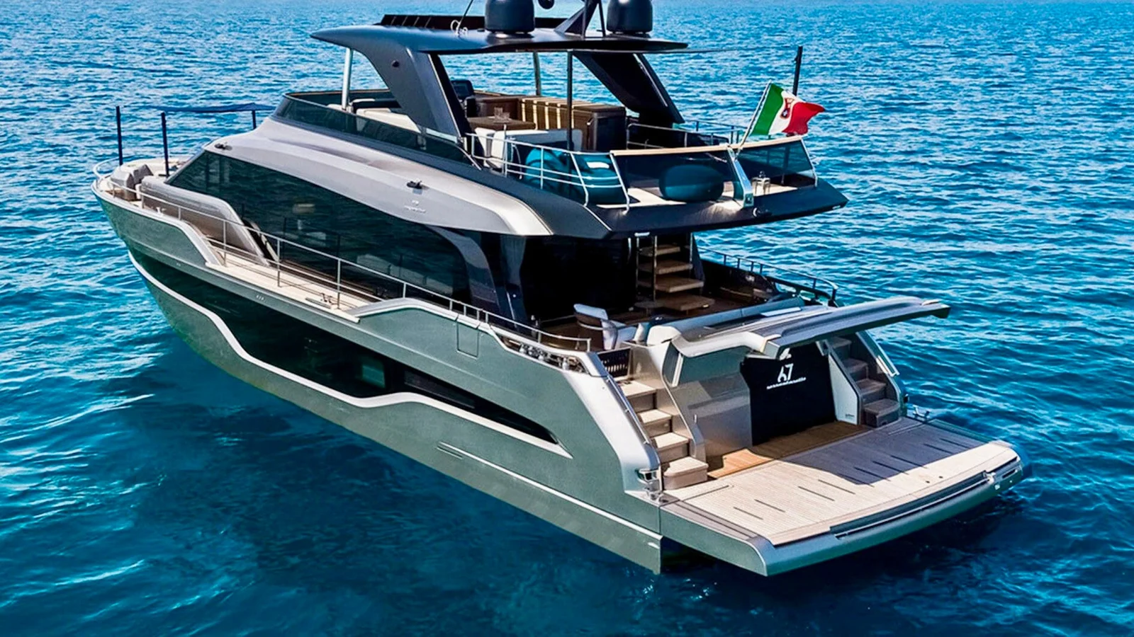 Cranchi 67 Settantotto, photo 1 location yacht Cannes