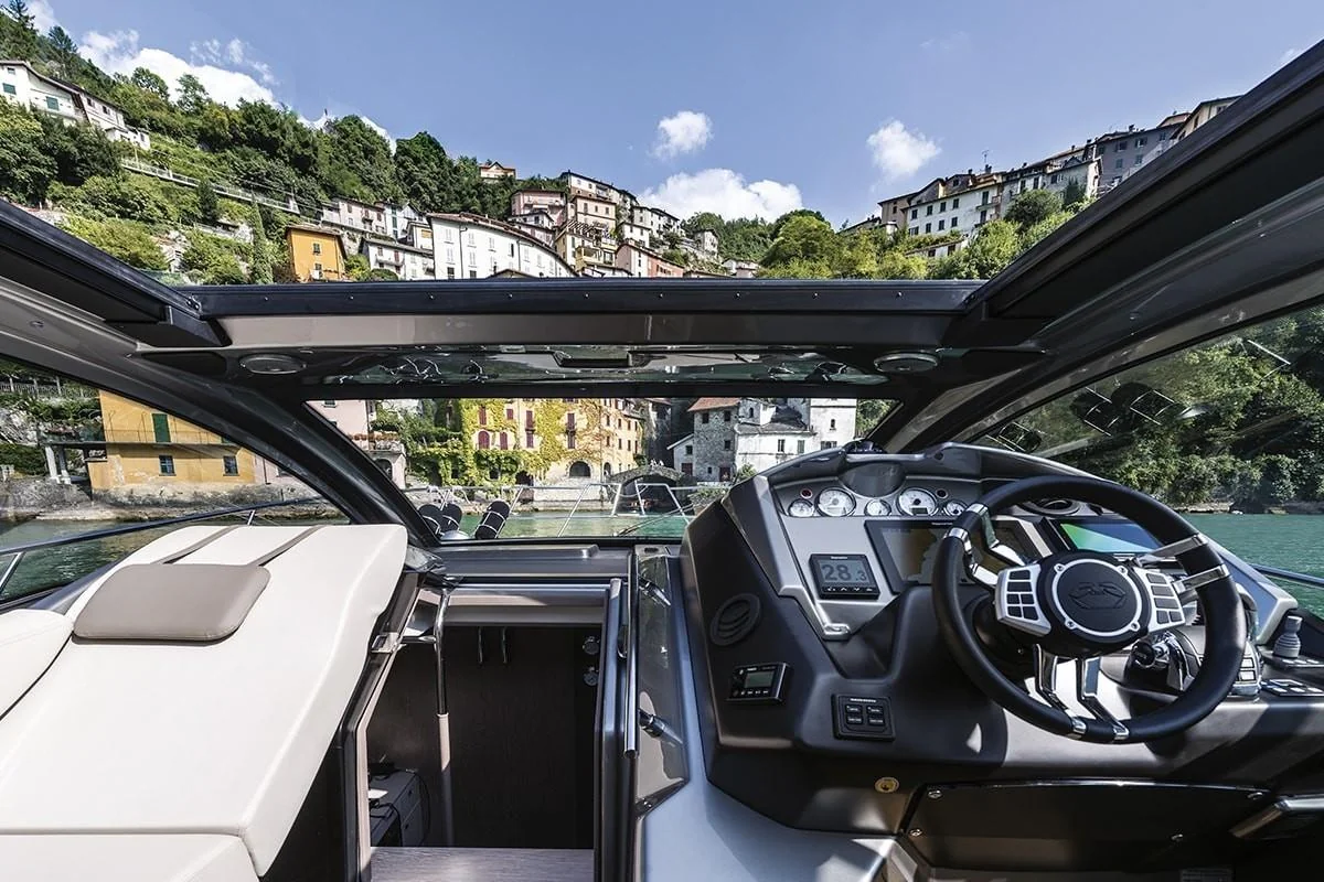 Cranchi M44 HT, photo 17 location yacht Cannes