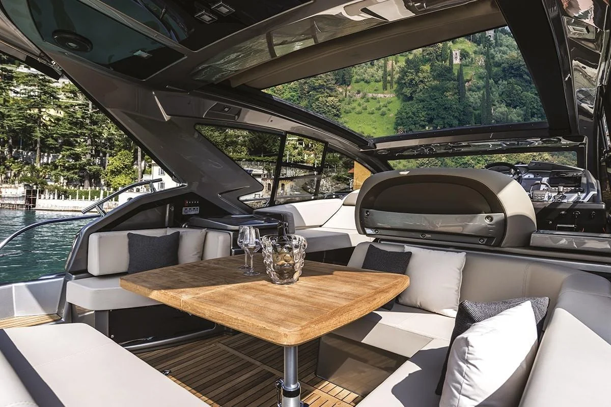 Cranchi M44 HT, photo 18 location yacht Cannes