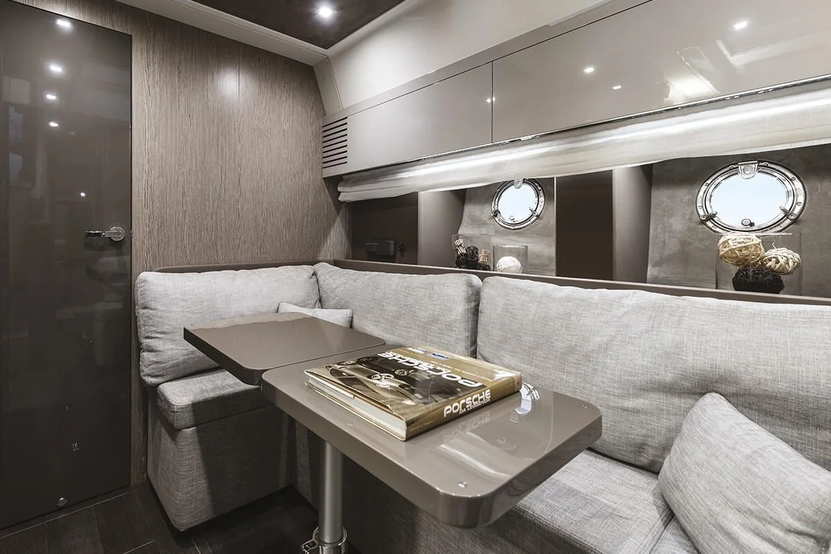 Cranchi M44 HT, photo 20 location yacht Cannes