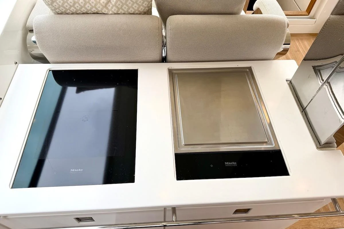 Delta 60 Open, photo 19 location yacht Cannes