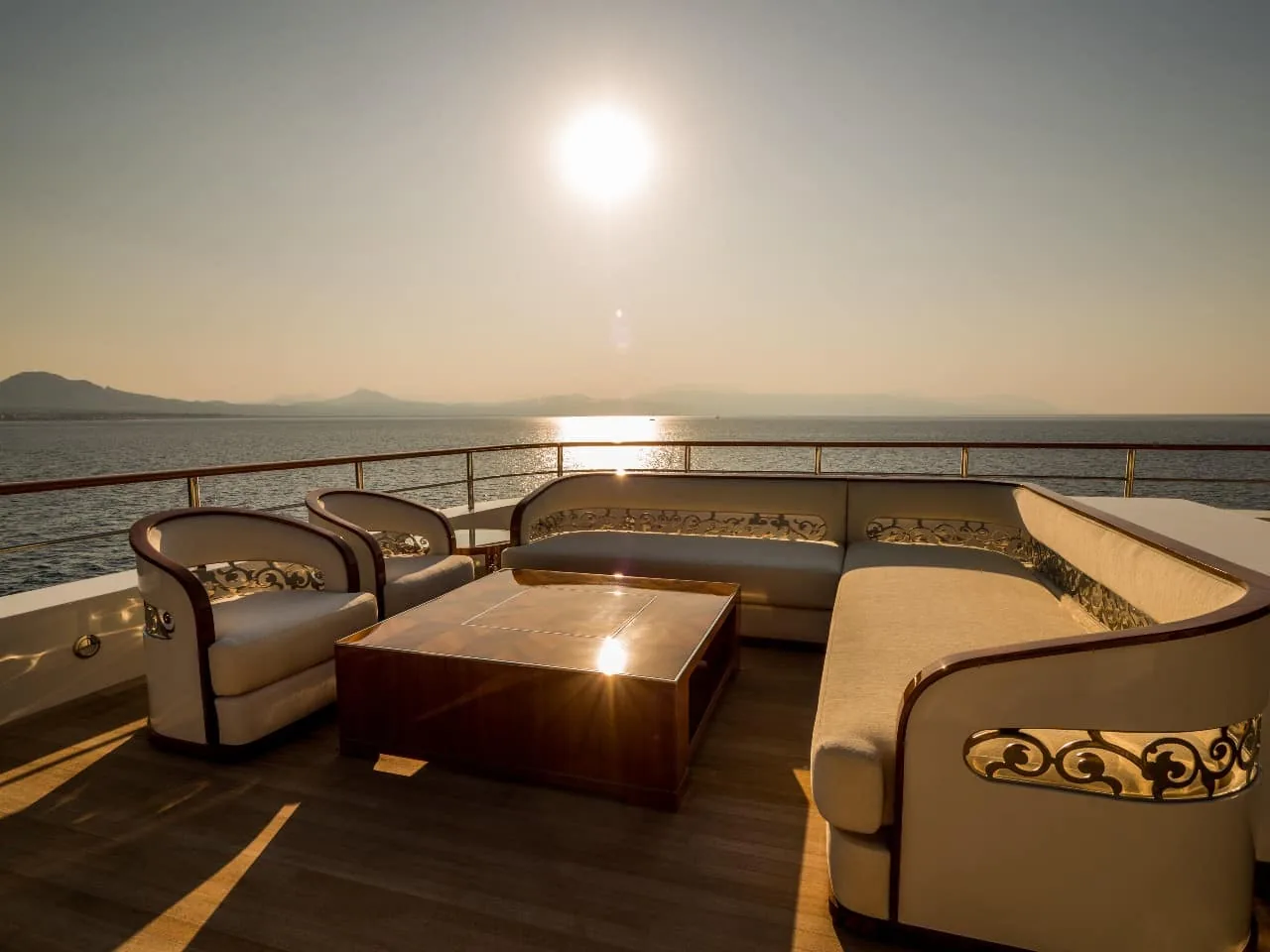 ELEMENTS - photo 10 location yacht Cannes