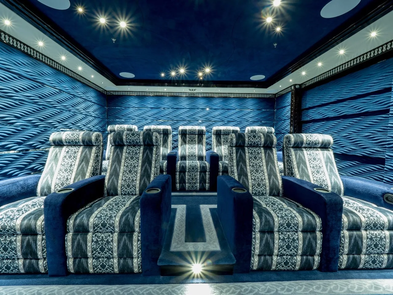 ELEMENTS - photo 13 location yacht Cannes