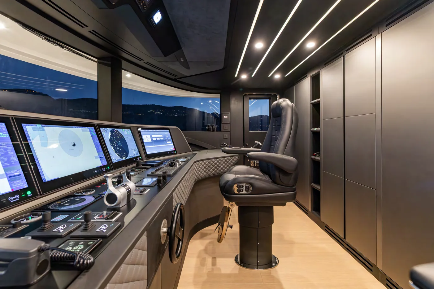 Felicita, photo 40 location yacht Cannes