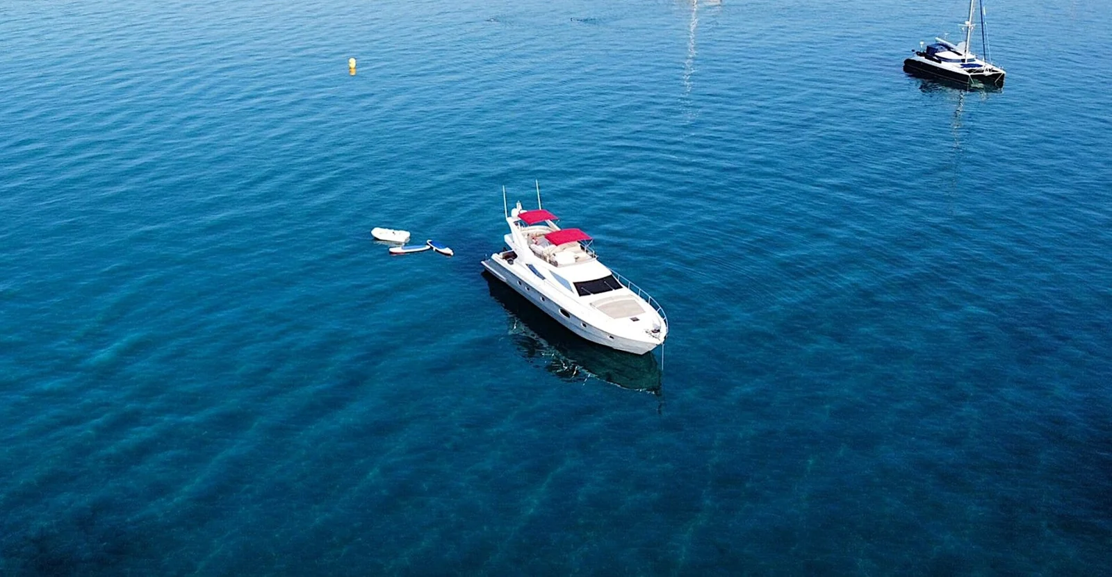 Ferretti 620, photo 2 location yacht Cannes