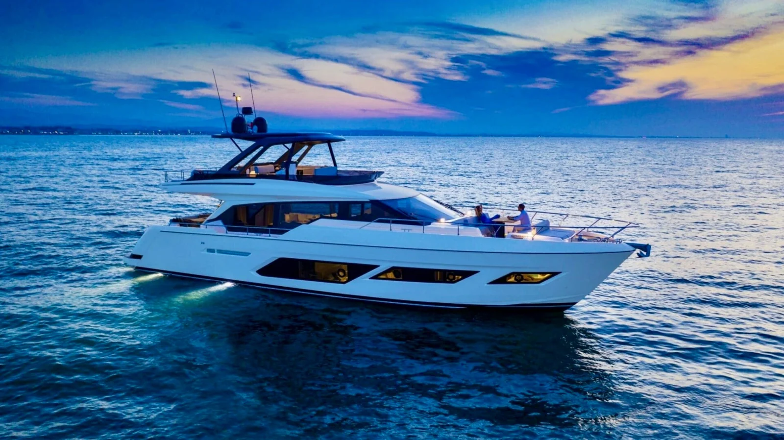 Ferretti 720 (Breeze), photo 2 location yacht Cannes
