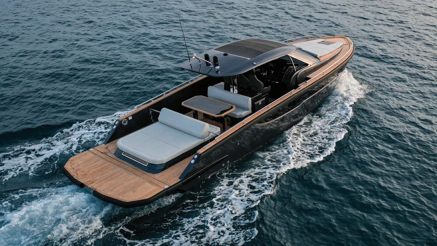 Focus Forza 37, photo 1 location yacht Cannes
