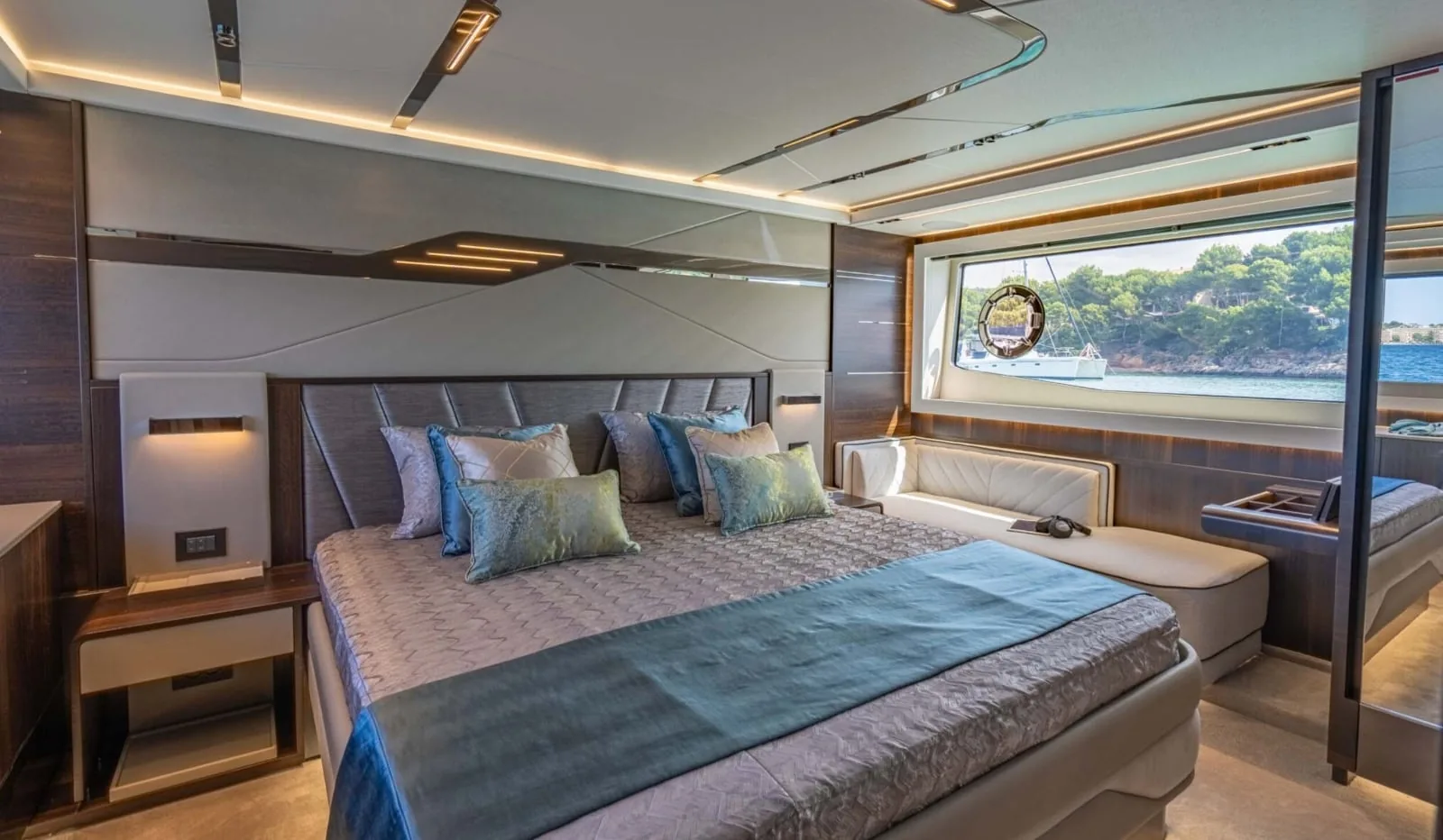 FORZA - photo 13 location yacht Cannes