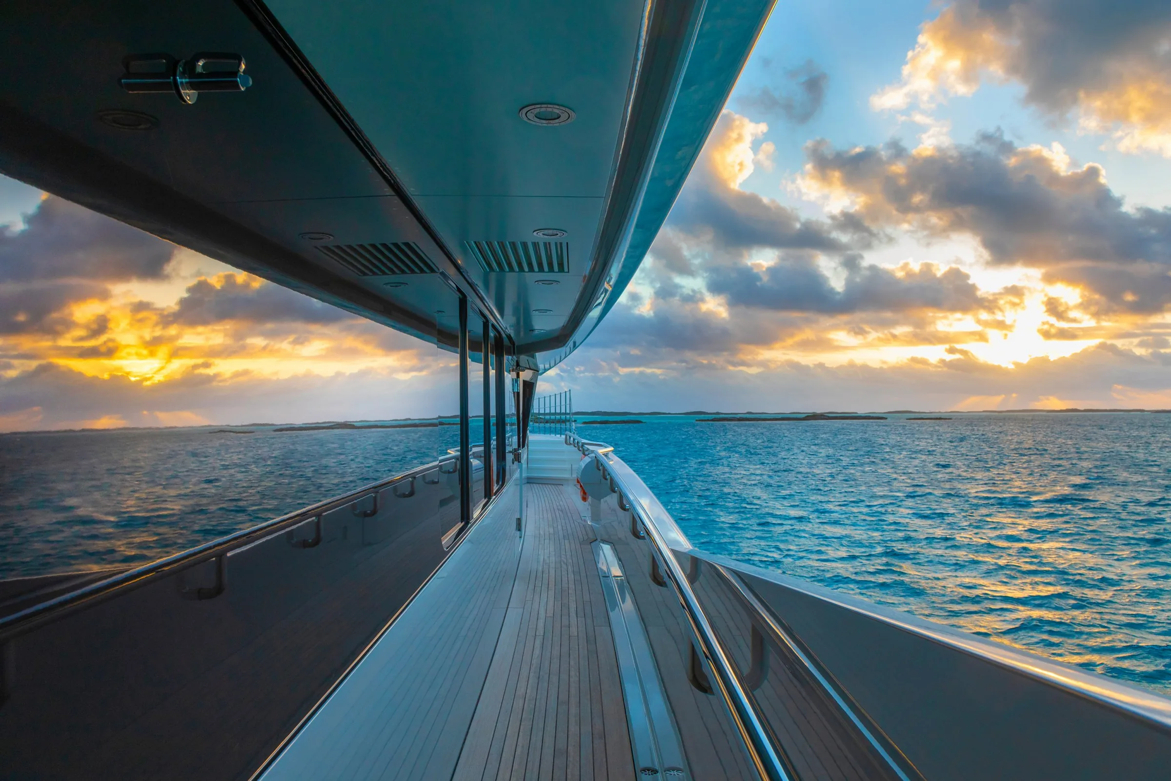 HALO - photo 19 location yacht Cannes