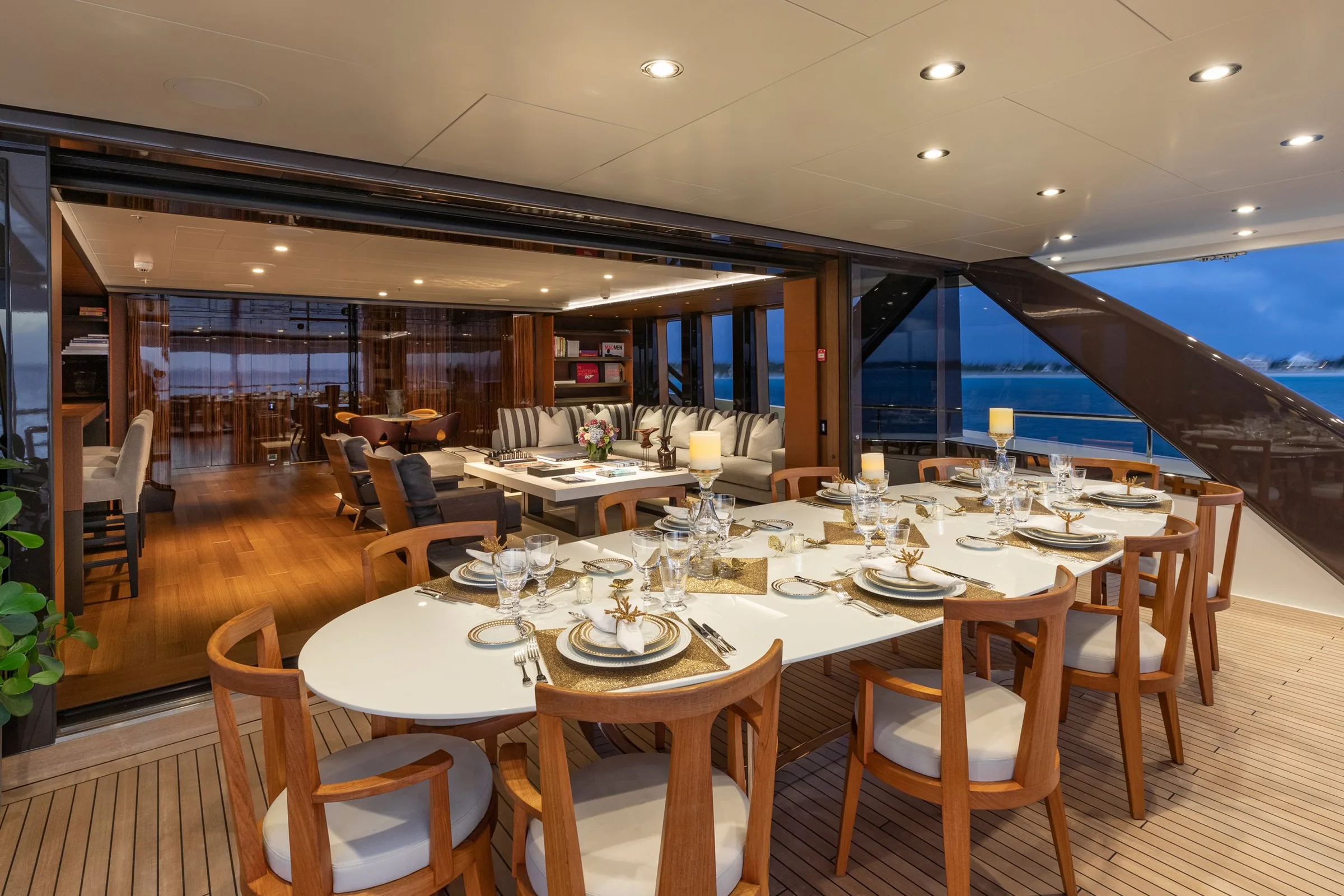 HALO - photo 20 location yacht Cannes