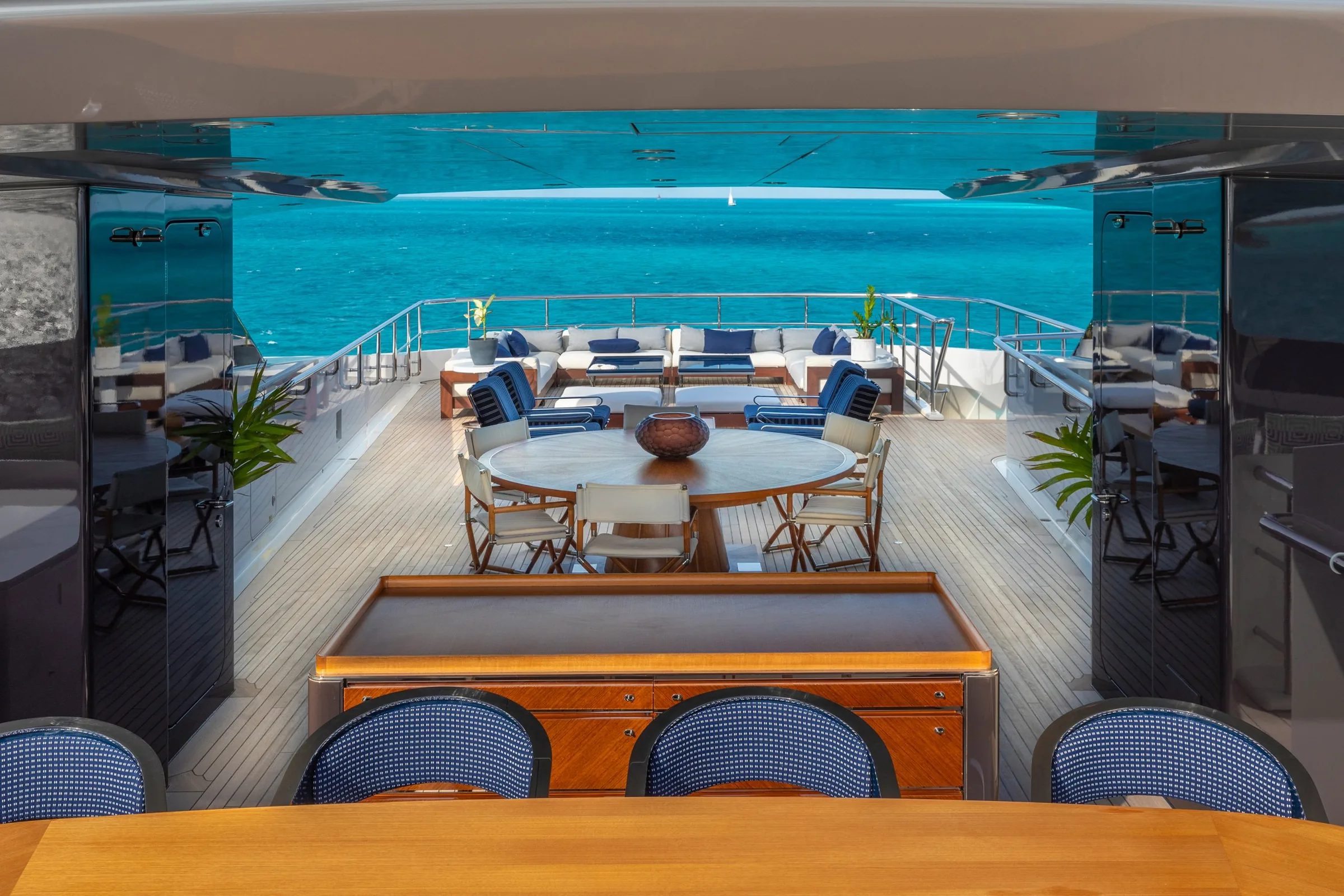 HALO - photo 25 location yacht Cannes