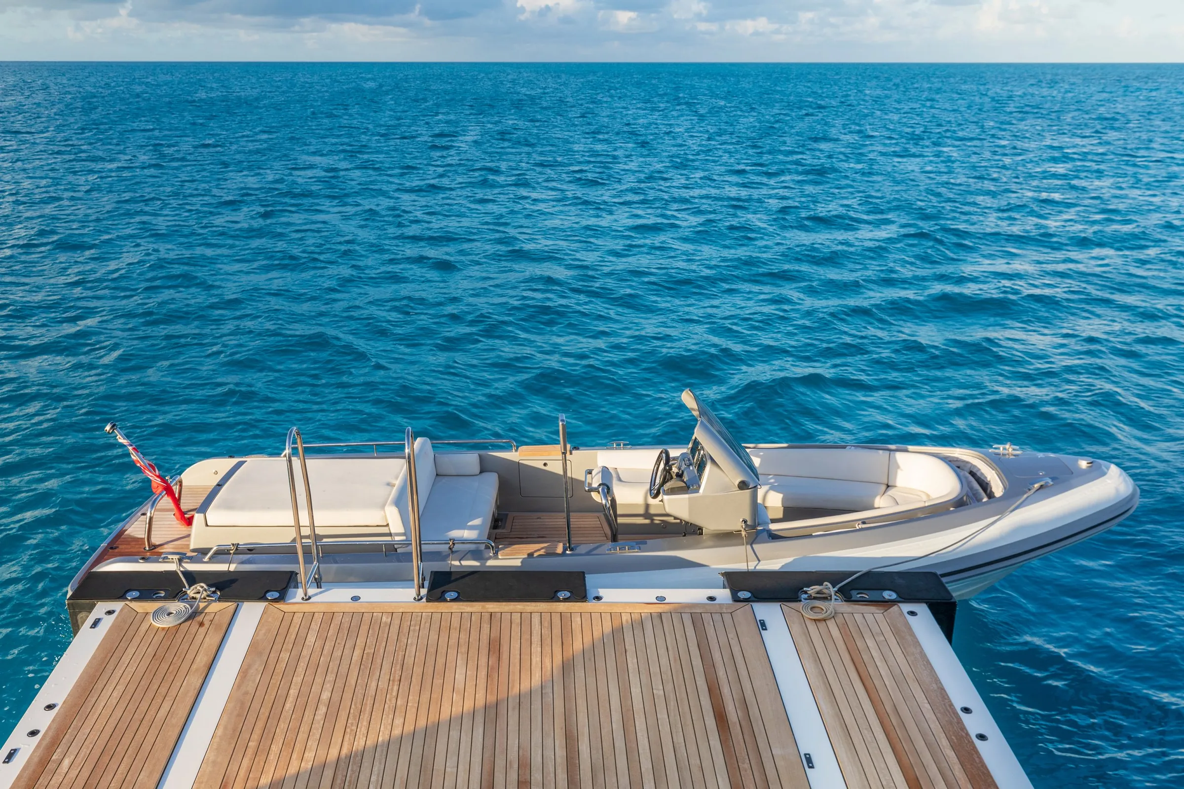 HALO - photo 26 location yacht Cannes