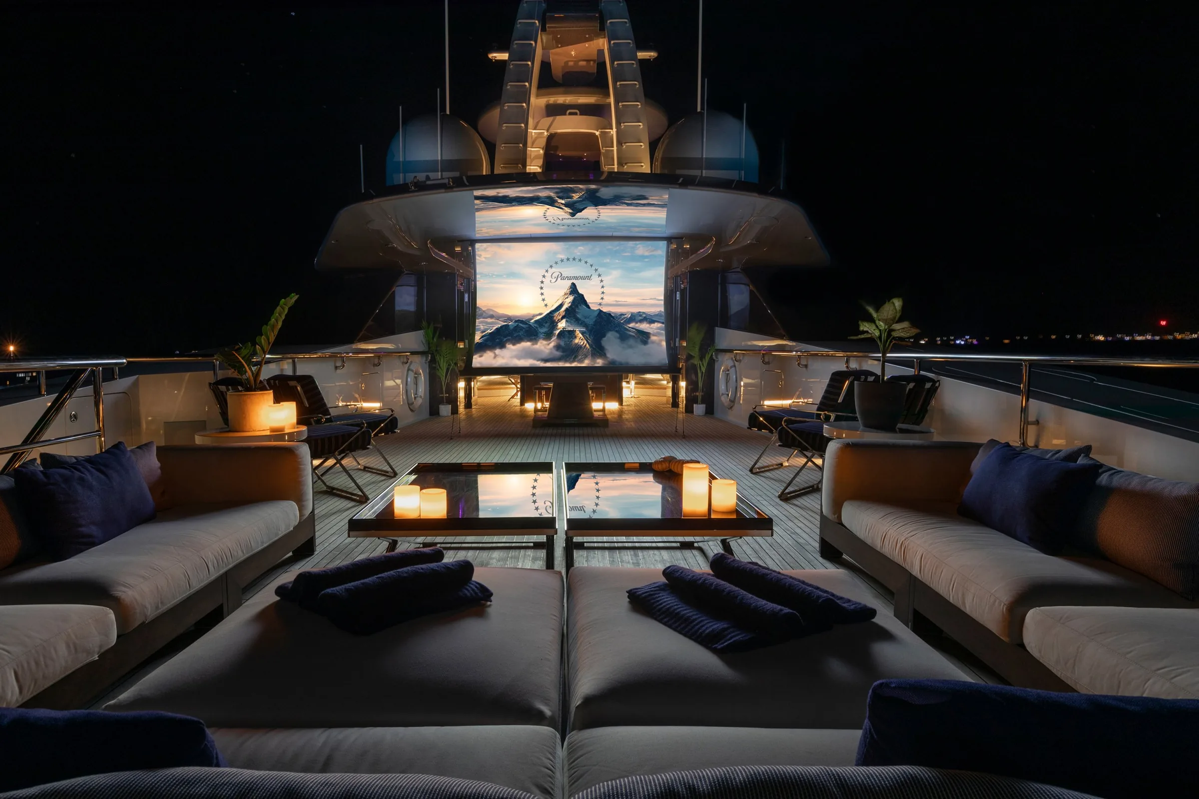 HALO - photo 29 location yacht Cannes