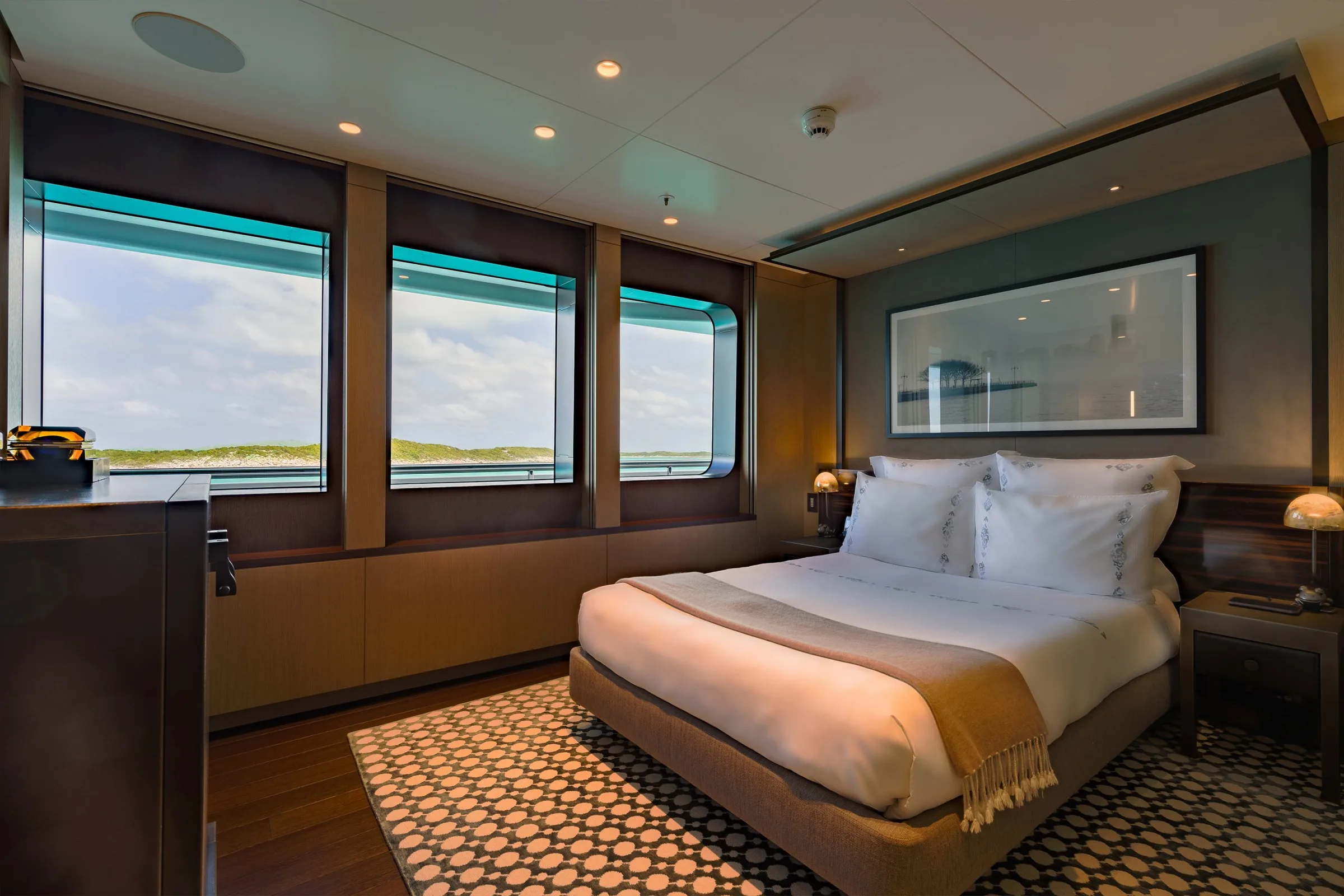 HALO - photo 35 location yacht Cannes