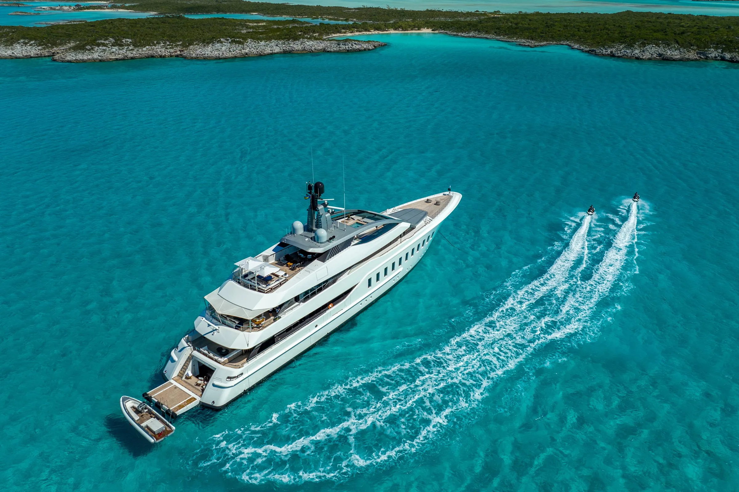 HALO - photo 37 location yacht Cannes