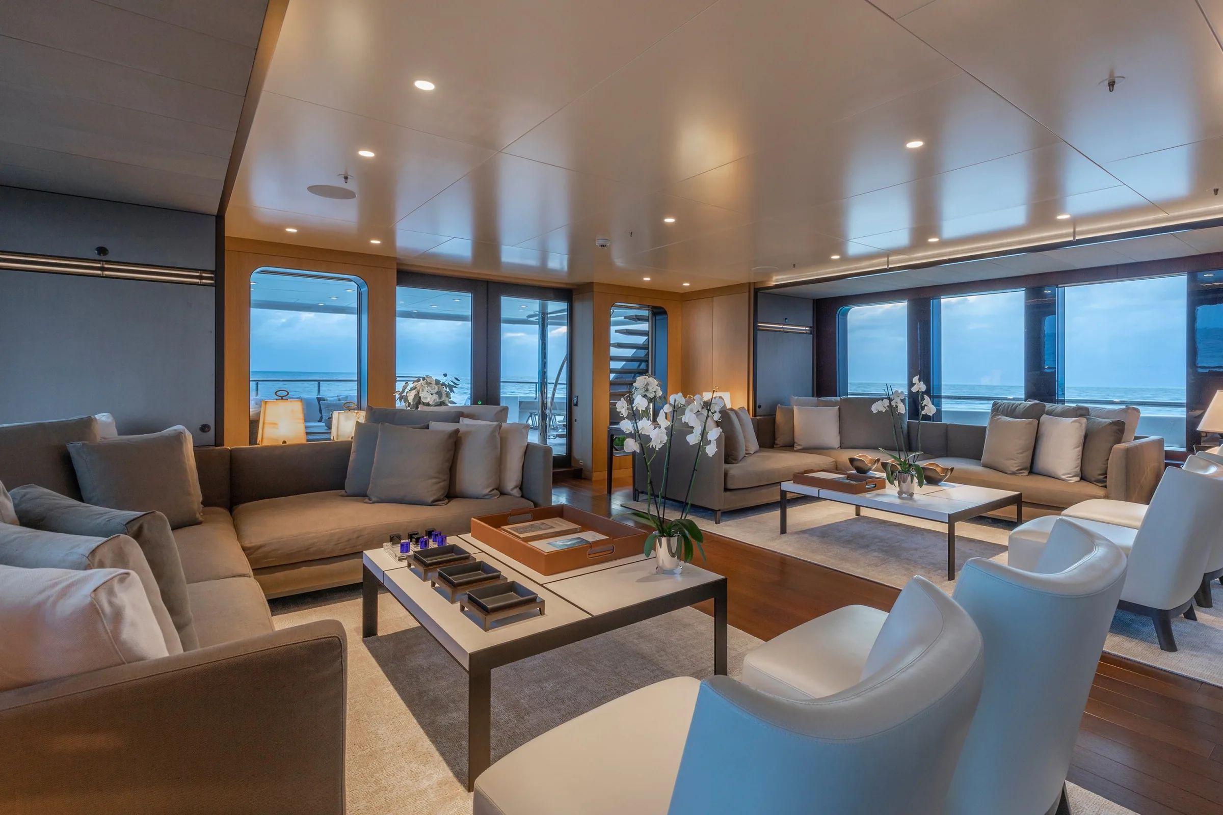 HALO - photo 39 location yacht Cannes