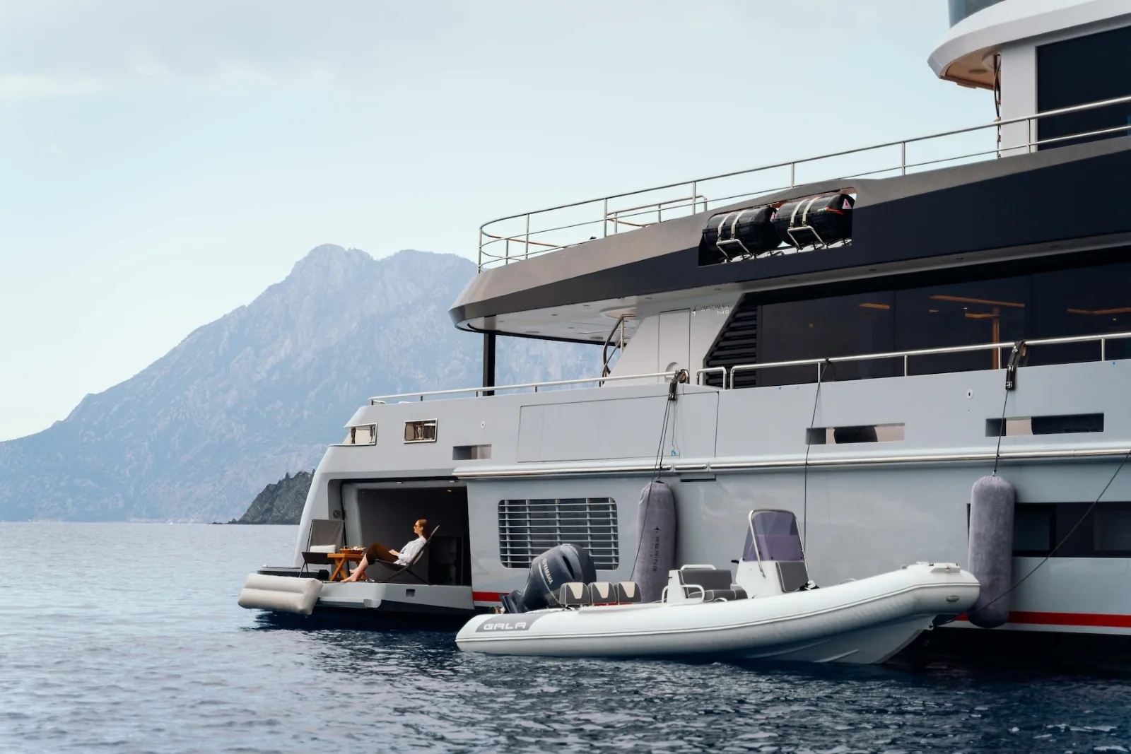 HEEUS - photo 12 location yacht Cannes