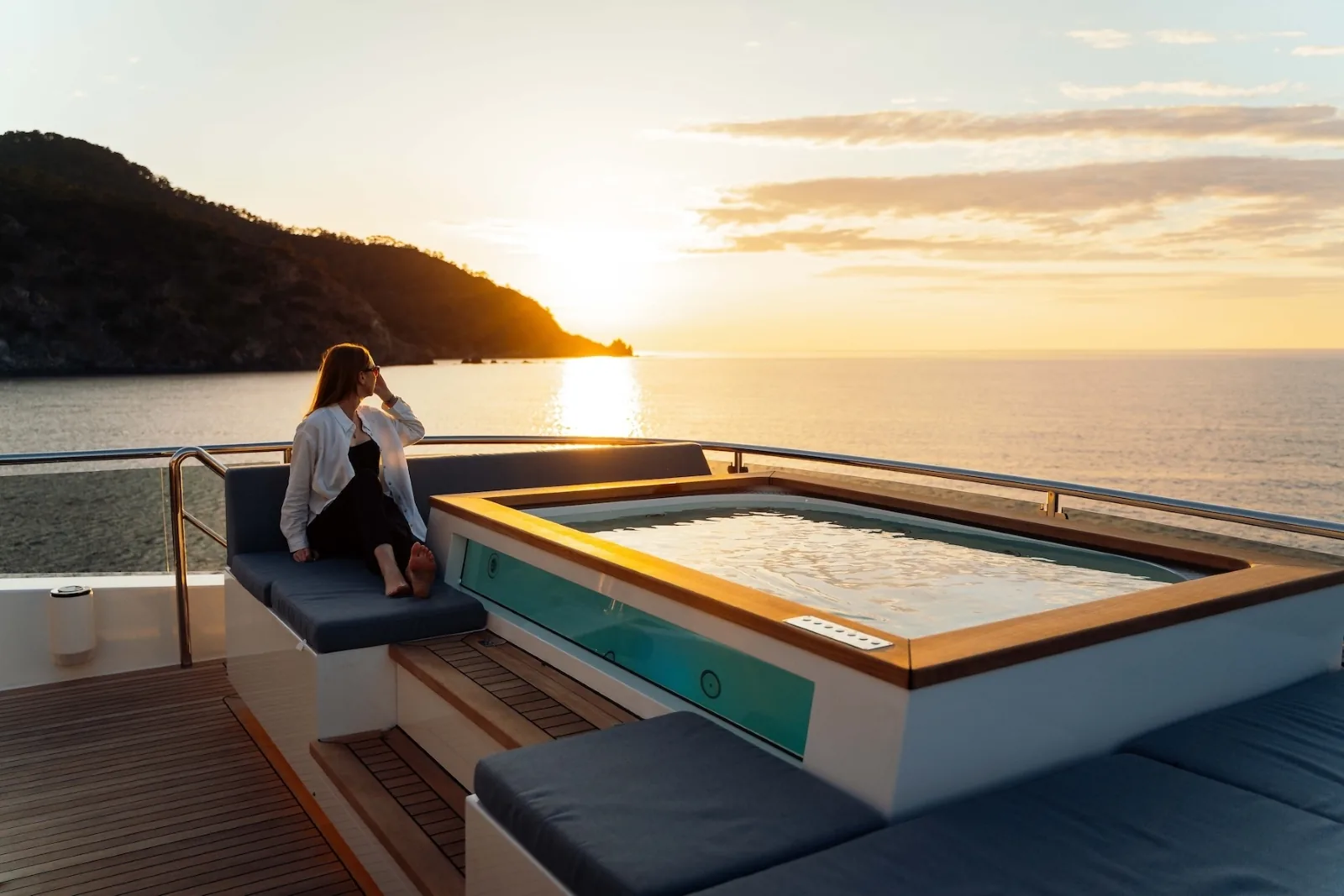 HEEUS - photo 18 location yacht Cannes