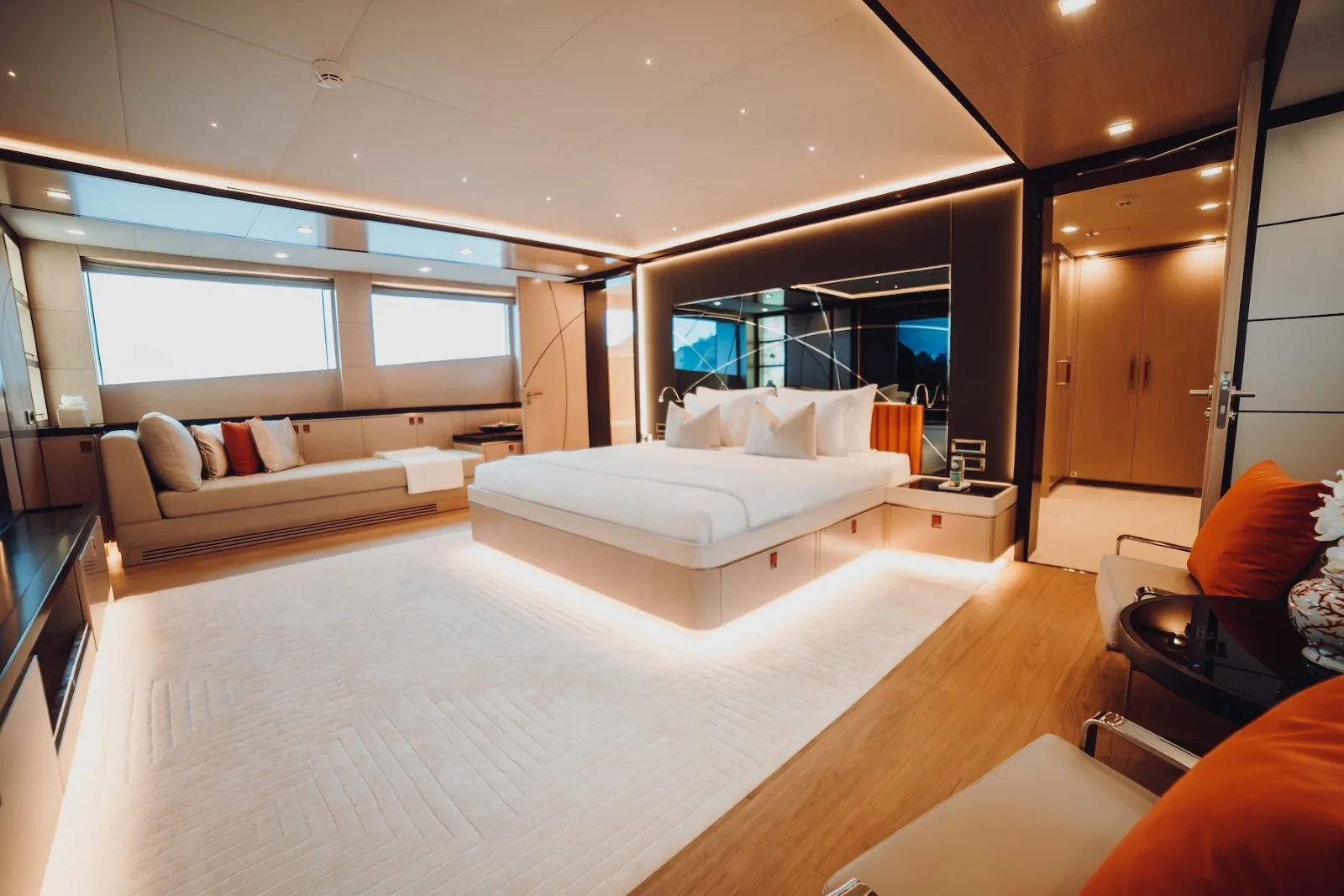 HEEUS - photo 30 location yacht Cannes