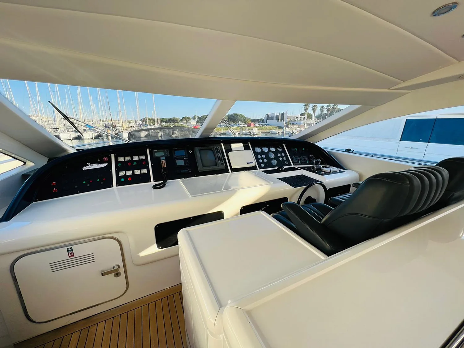 HELIOS - photo 12 location yacht Cannes