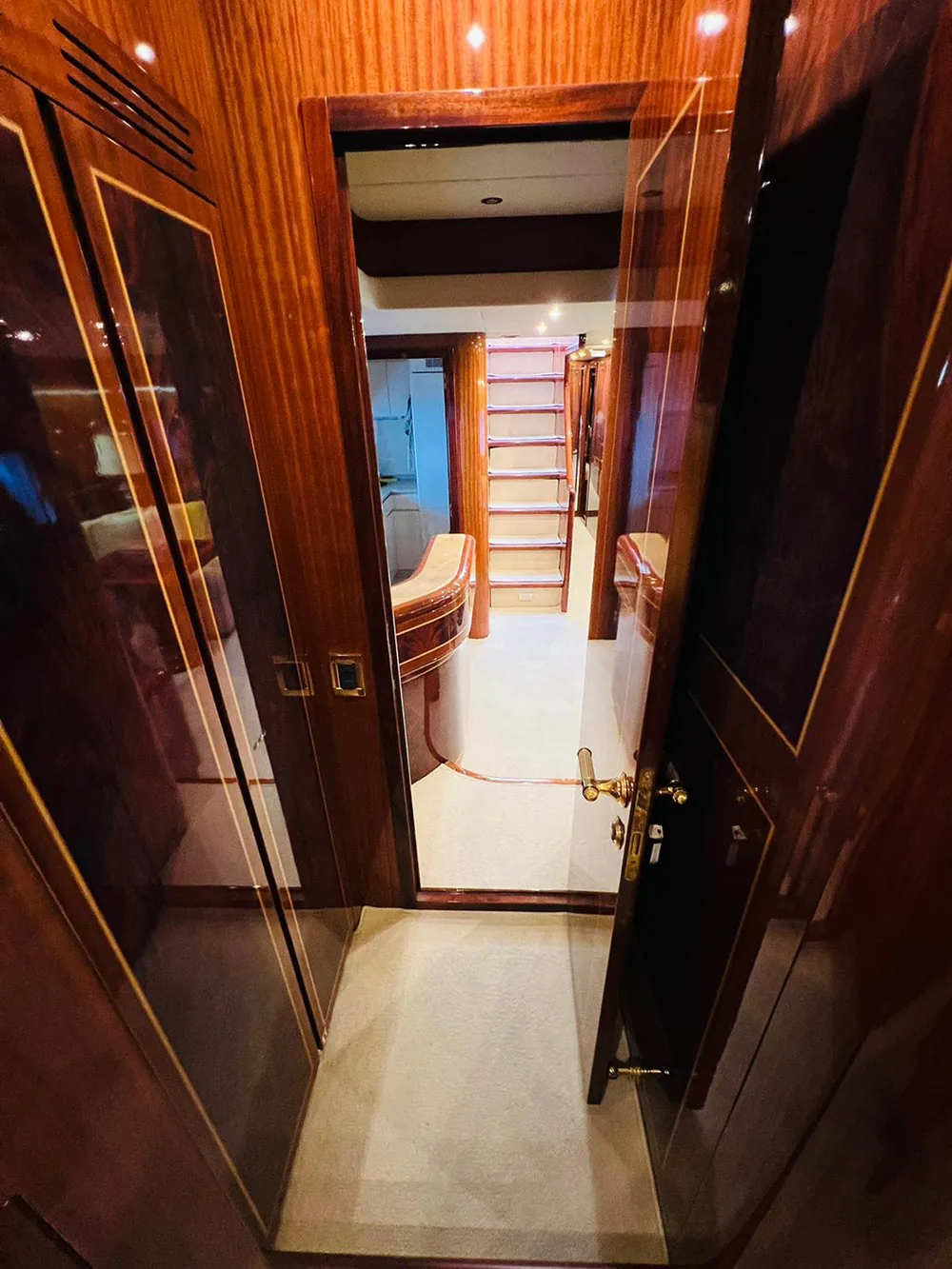 HELIOS - photo 16 location yacht Cannes