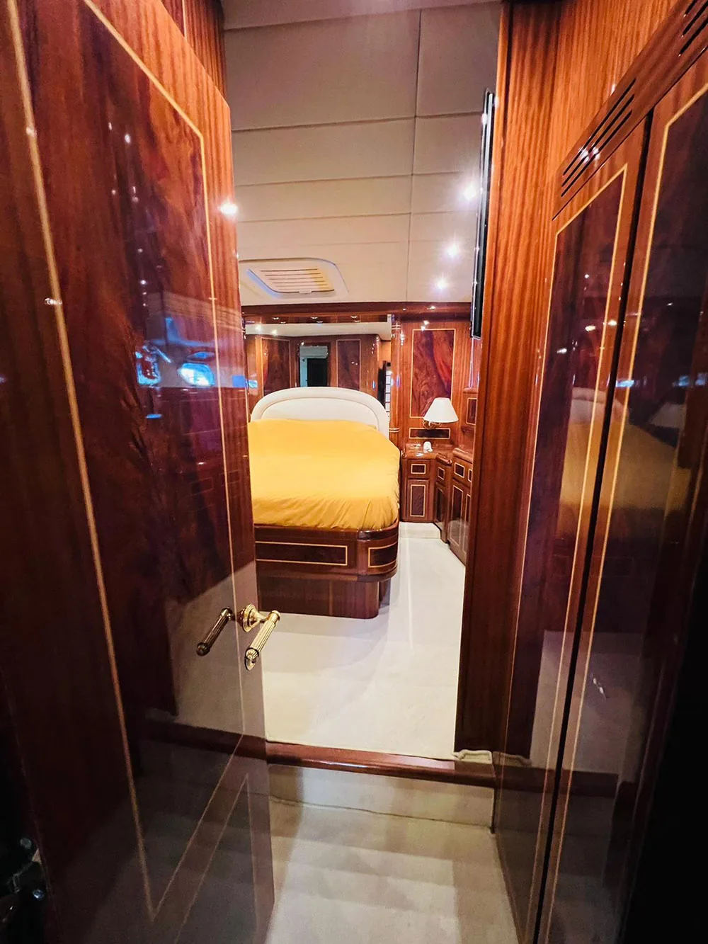 HELIOS - photo 17 location yacht Cannes