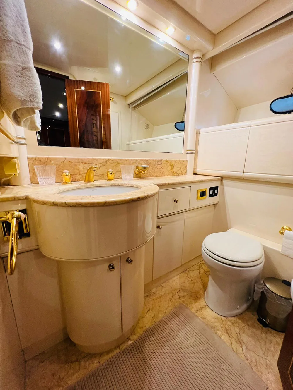 HELIOS - photo 20 location yacht Cannes